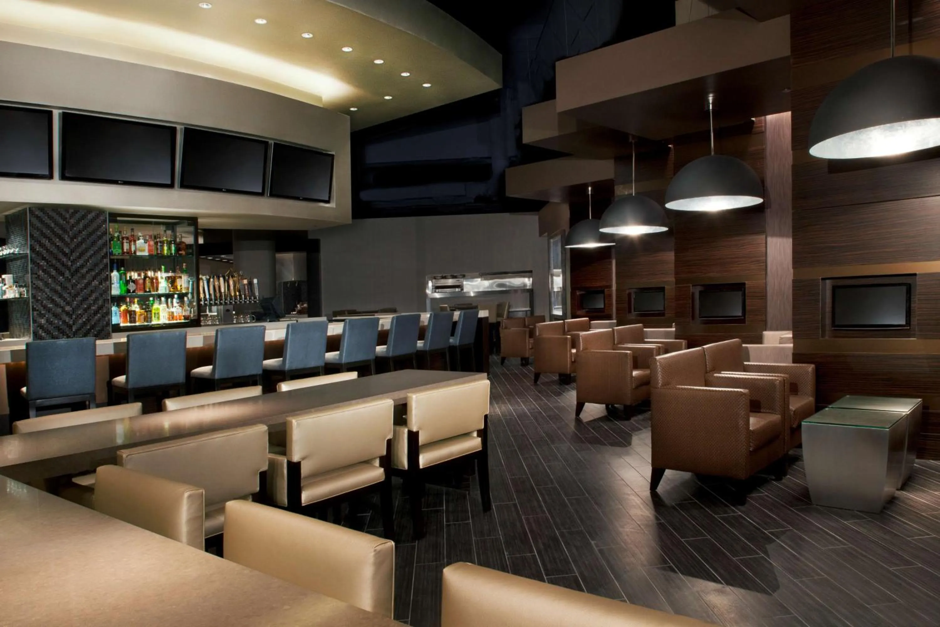 Restaurant/places to eat in Hyatt Regency New Orleans