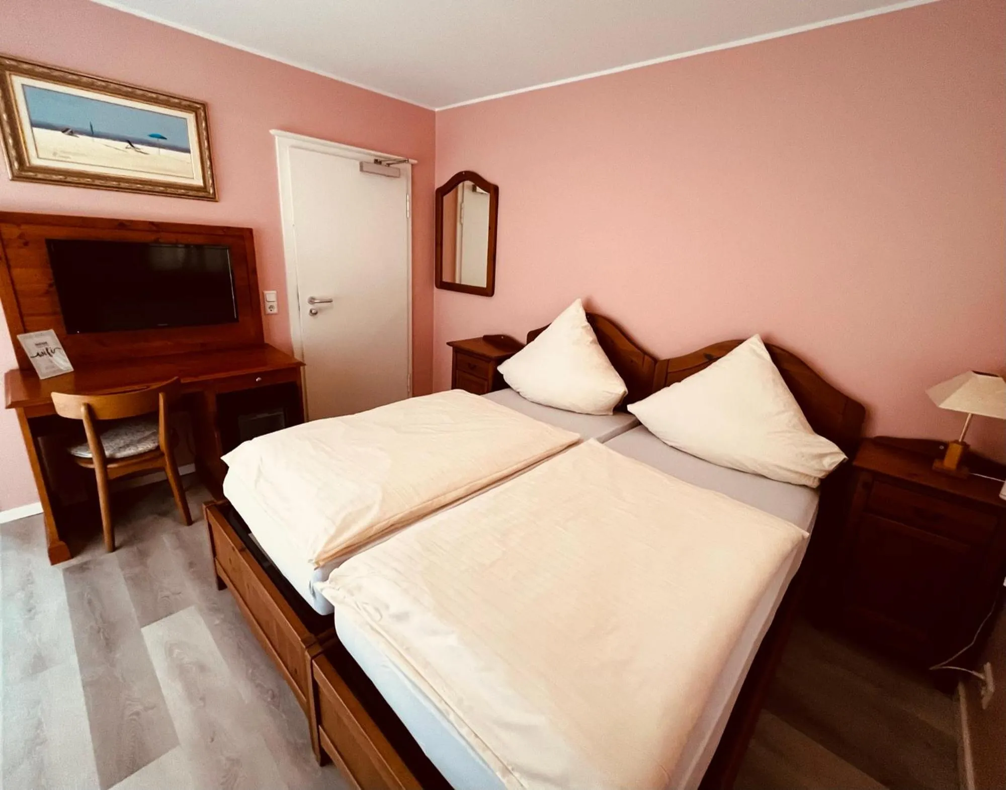 Photo of the whole room, Bed in Osteria-Hotel-Centovini
