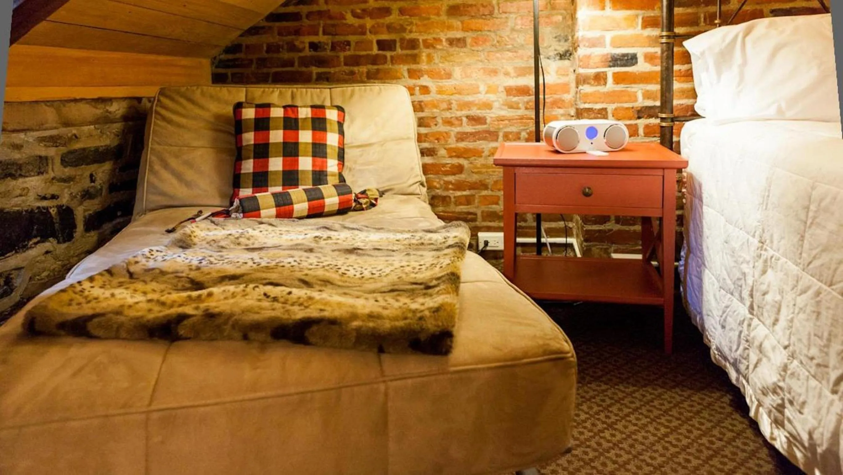 Bed in Auberge Place d'Armes - Par Aneyro