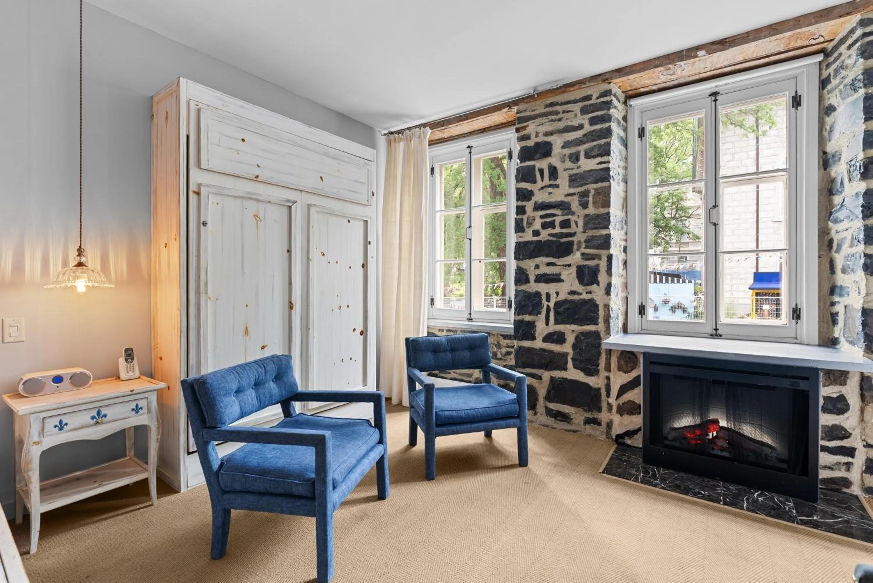 Bedroom in Auberge Place d'Armes - Par Aneyro