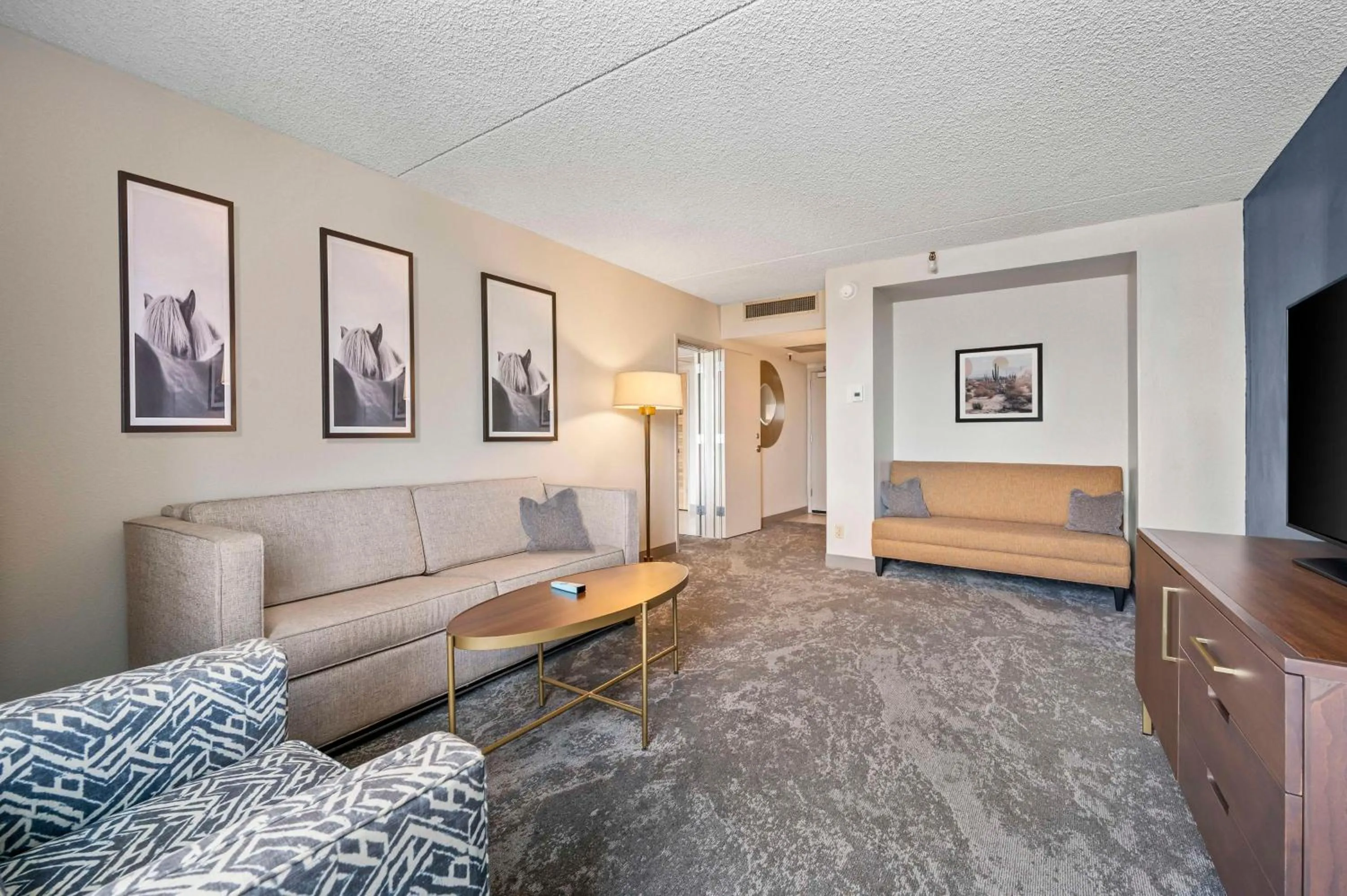 Living room in DoubleTree by Hilton Tucson-Reid Park