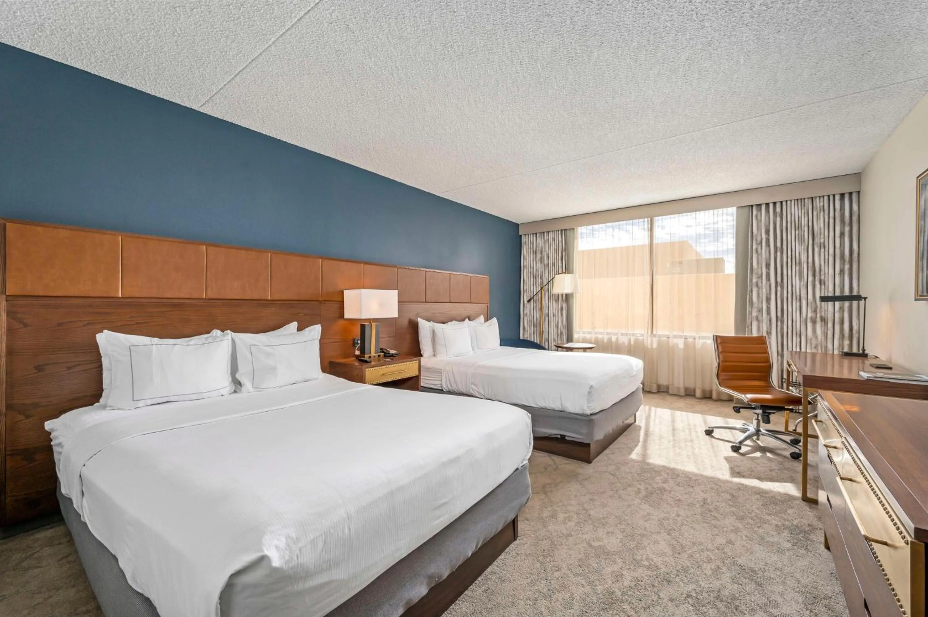 Bed in DoubleTree by Hilton Tucson-Reid Park
