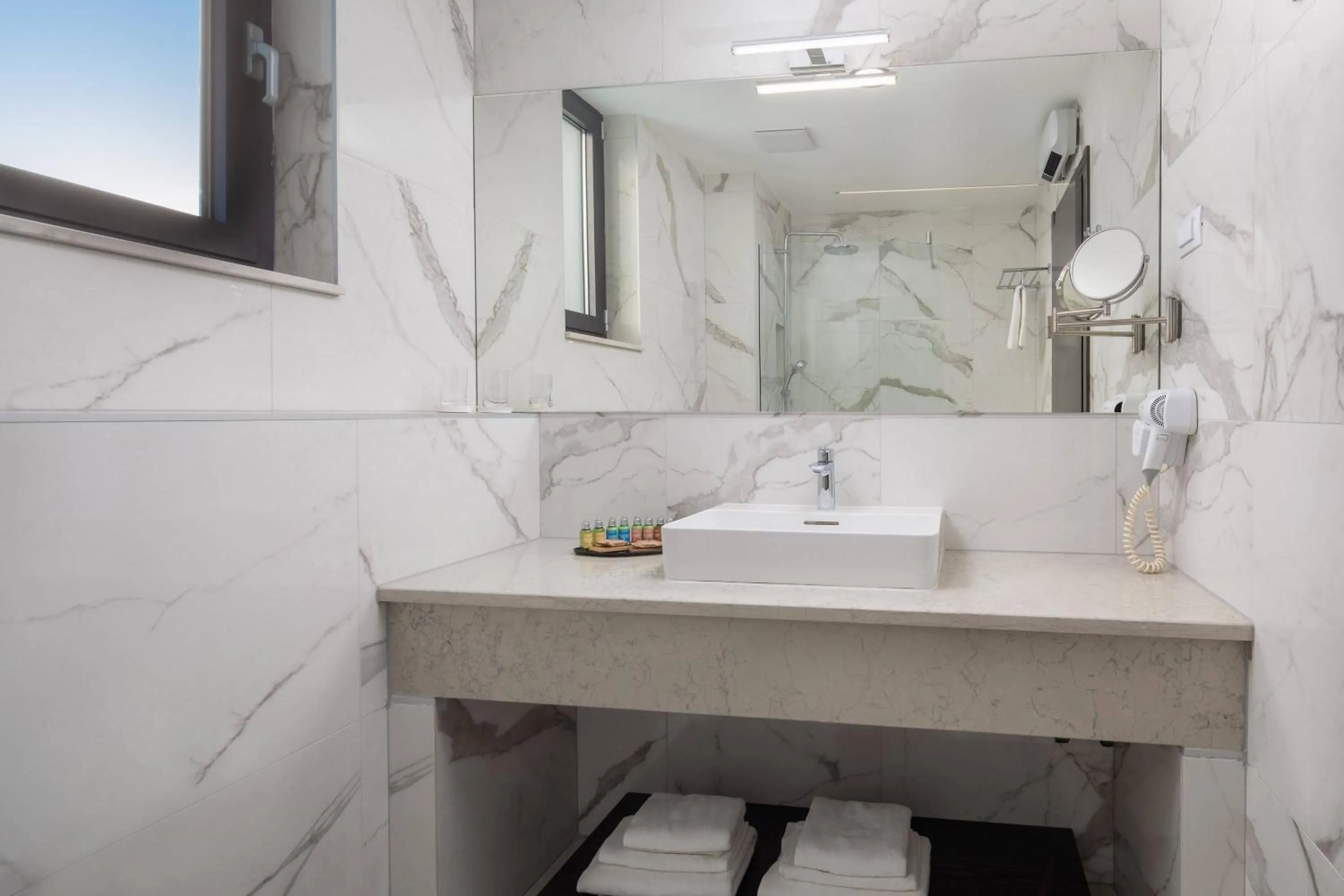 Ellure Luxury Suites