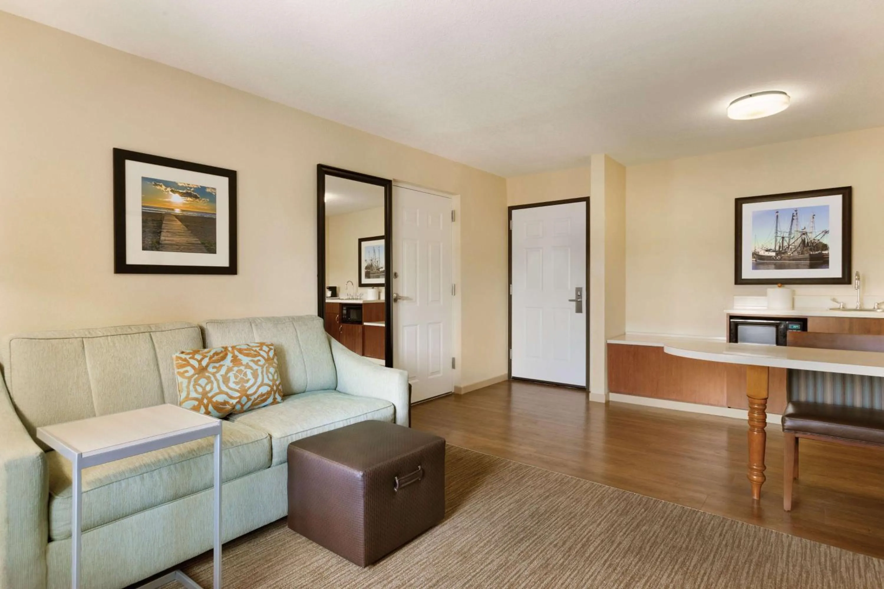 Kitchen or kitchenette in Hampton Inn & Suites Tarpon Springs