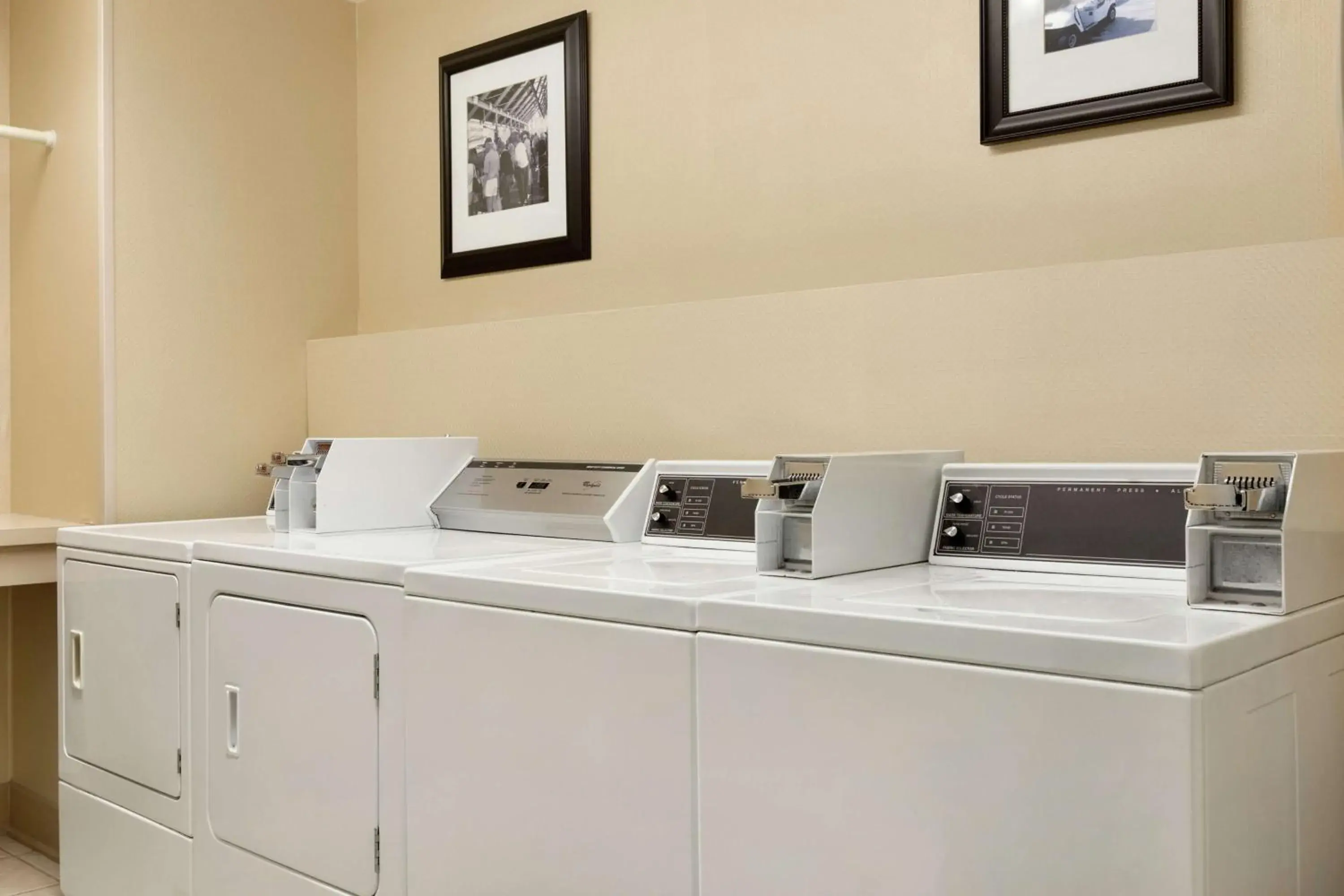 Property building in Hampton Inn & Suites Tarpon Springs Property building in Hampton Inn & Suites Tarpon Springs