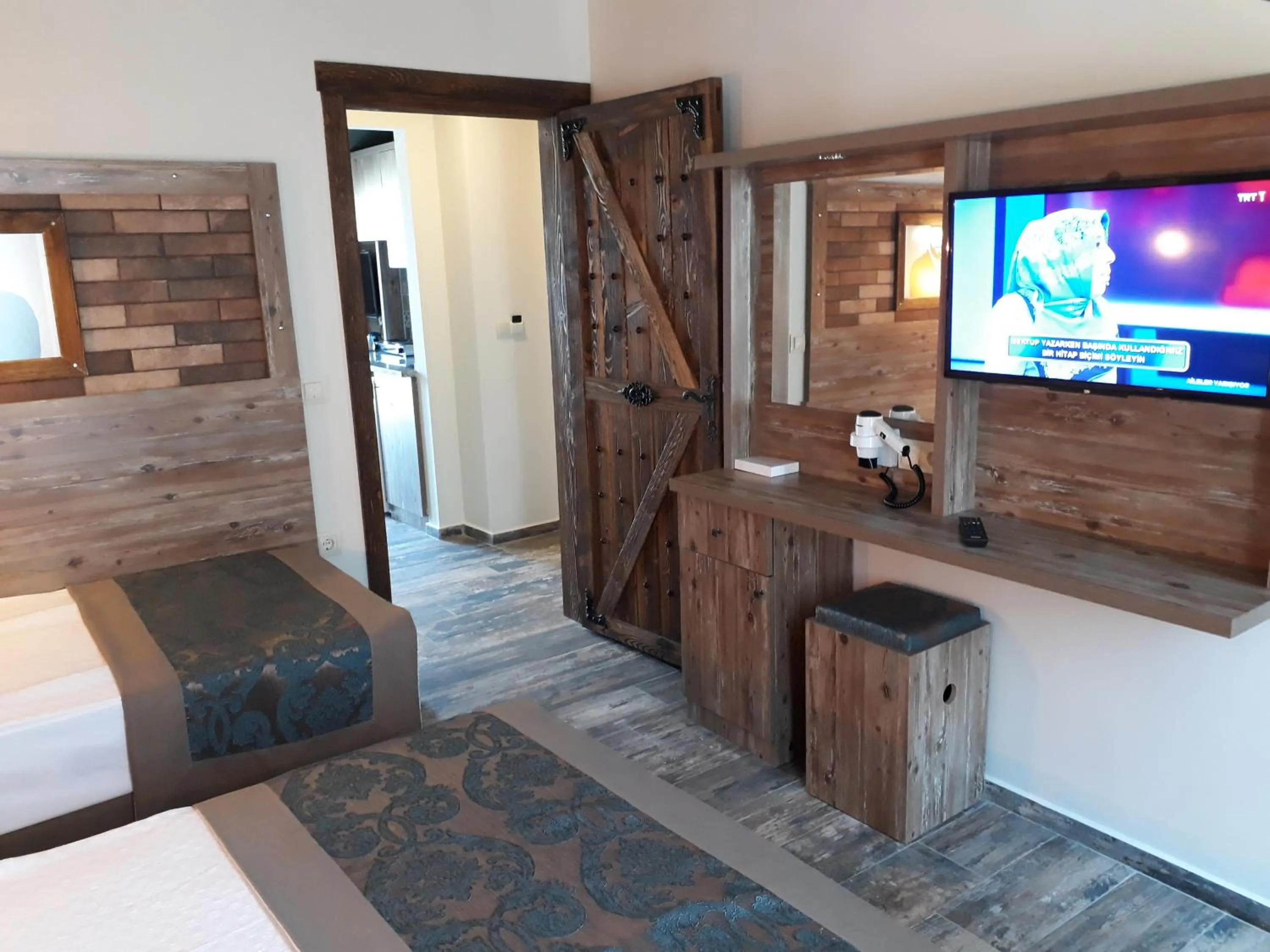 Bed in THE SARIGERME INN