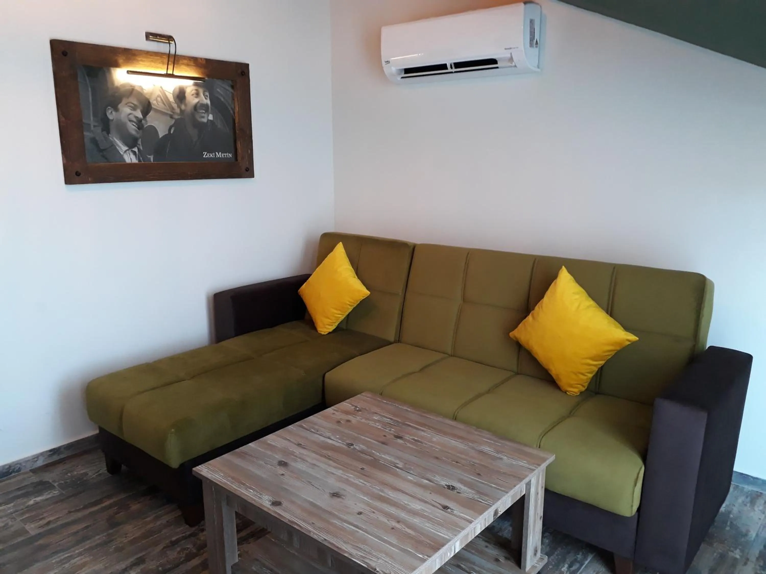 Living room in THE SARIGERME INN