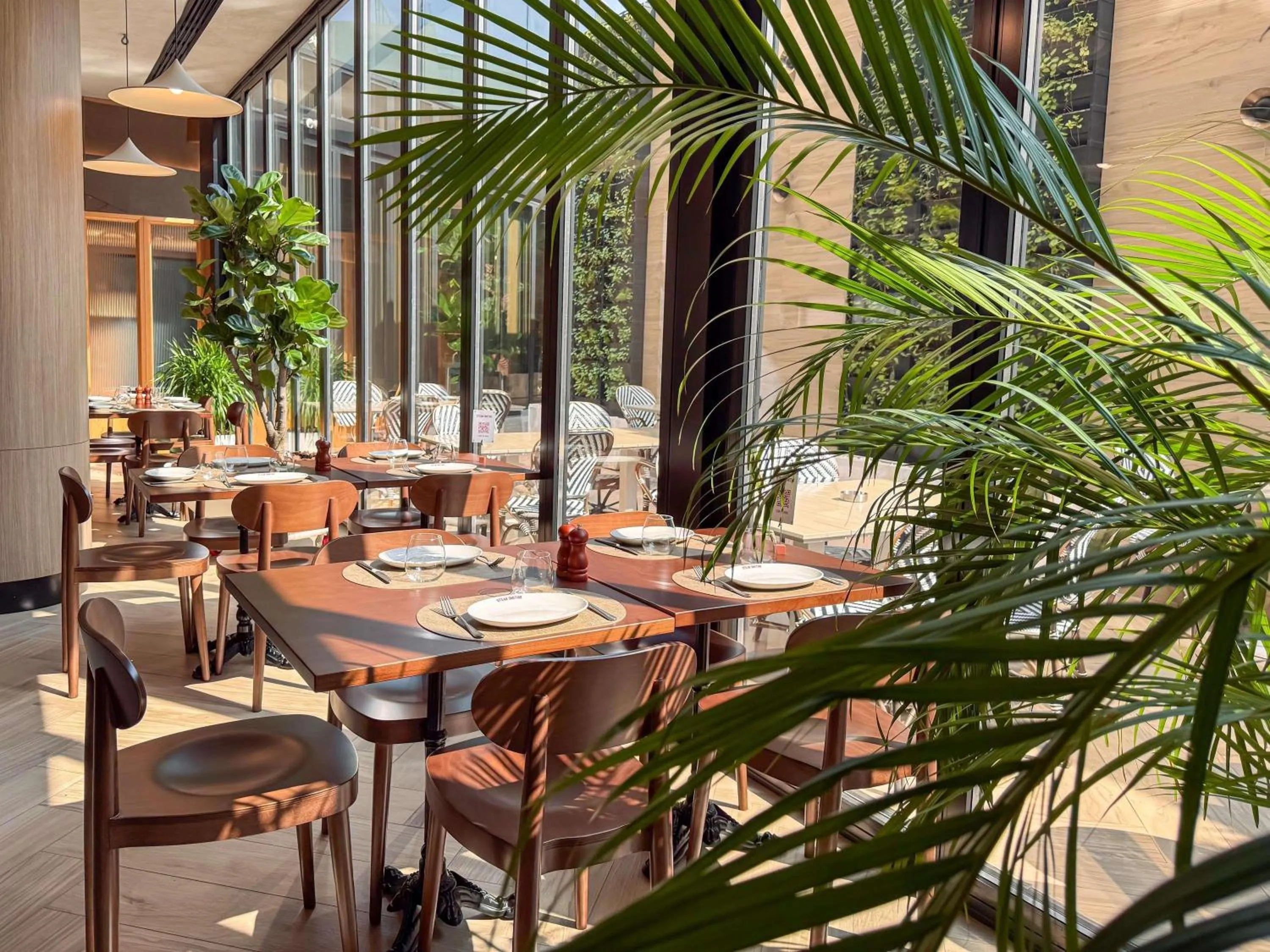 Restaurant/places to eat in ibis Dubai World Trade Centre