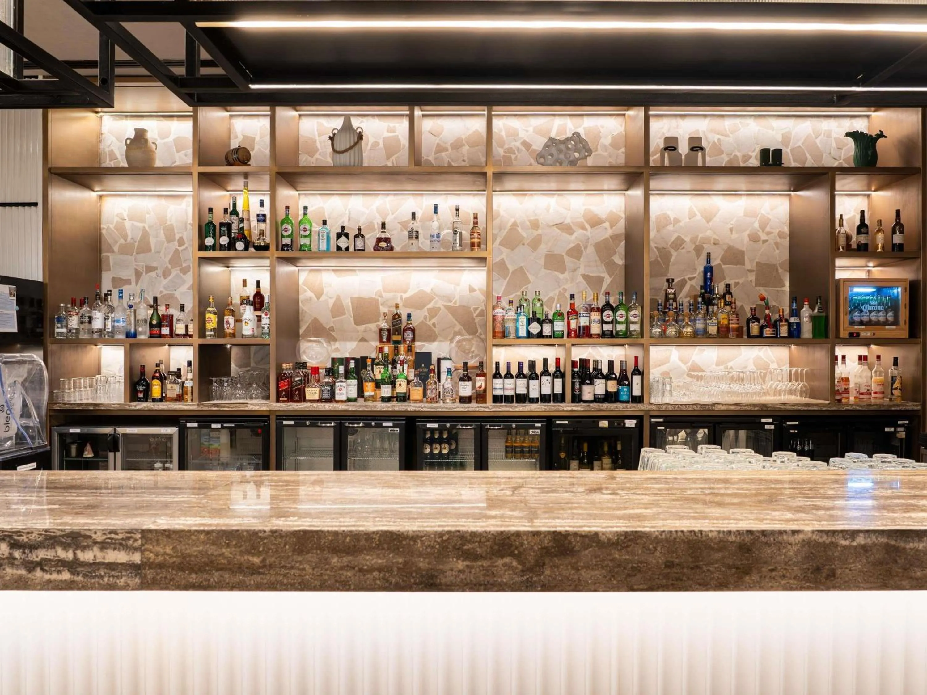 Restaurant/places to eat in ibis Dubai World Trade Centre