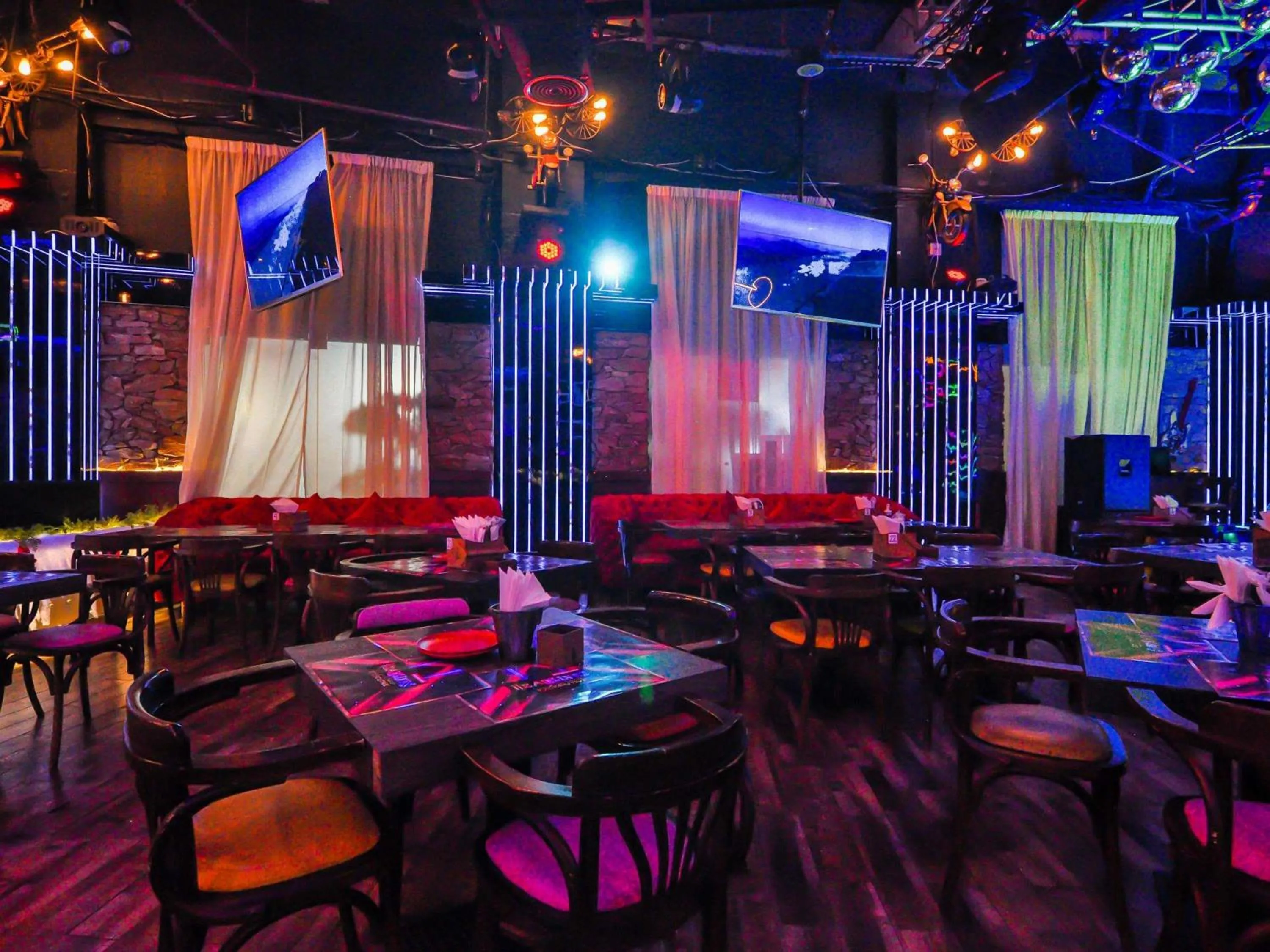 Lounge or bar in ibis Dubai World Trade Centre