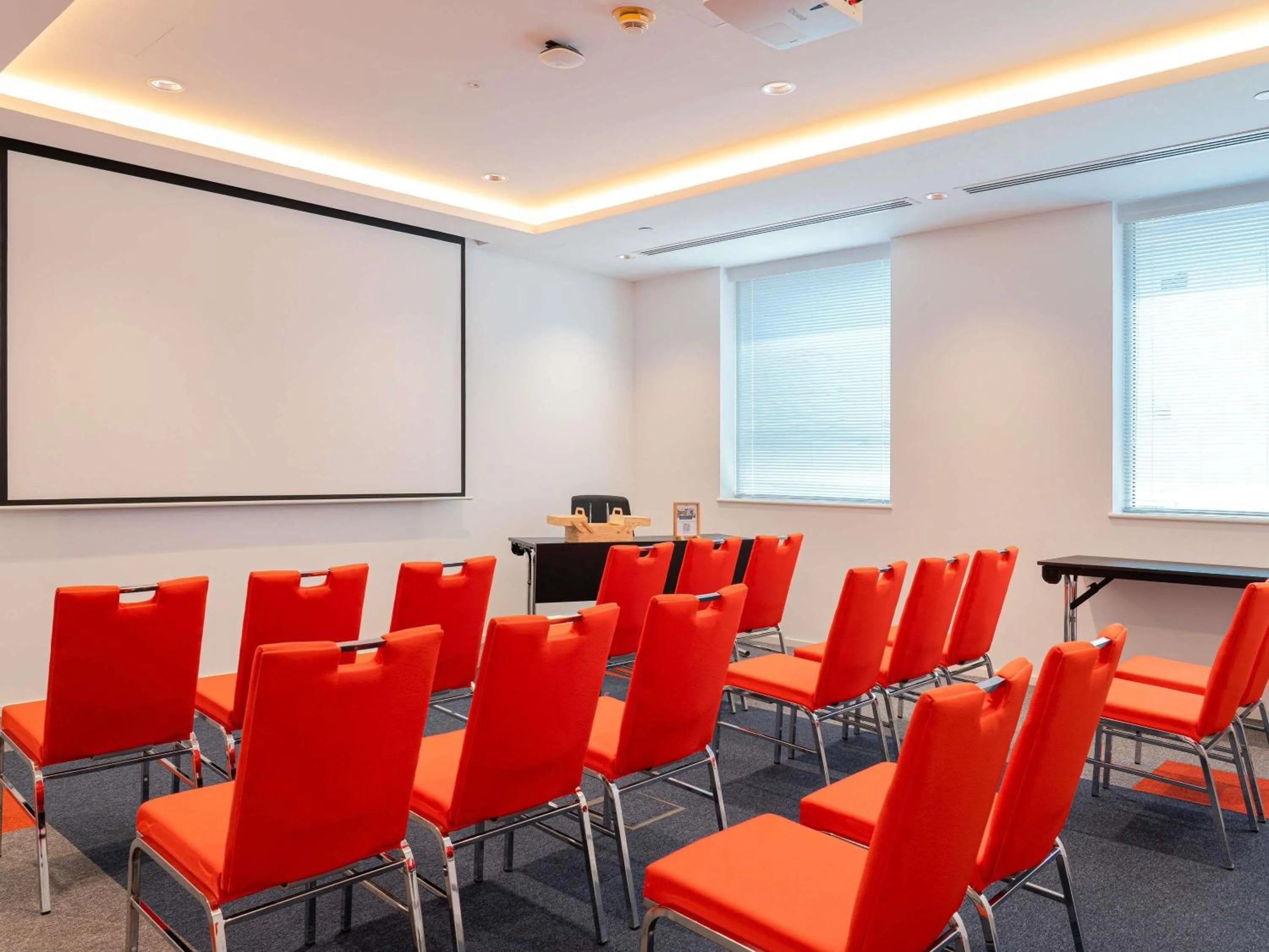Meeting/conference room in ibis Dubai World Trade Centre