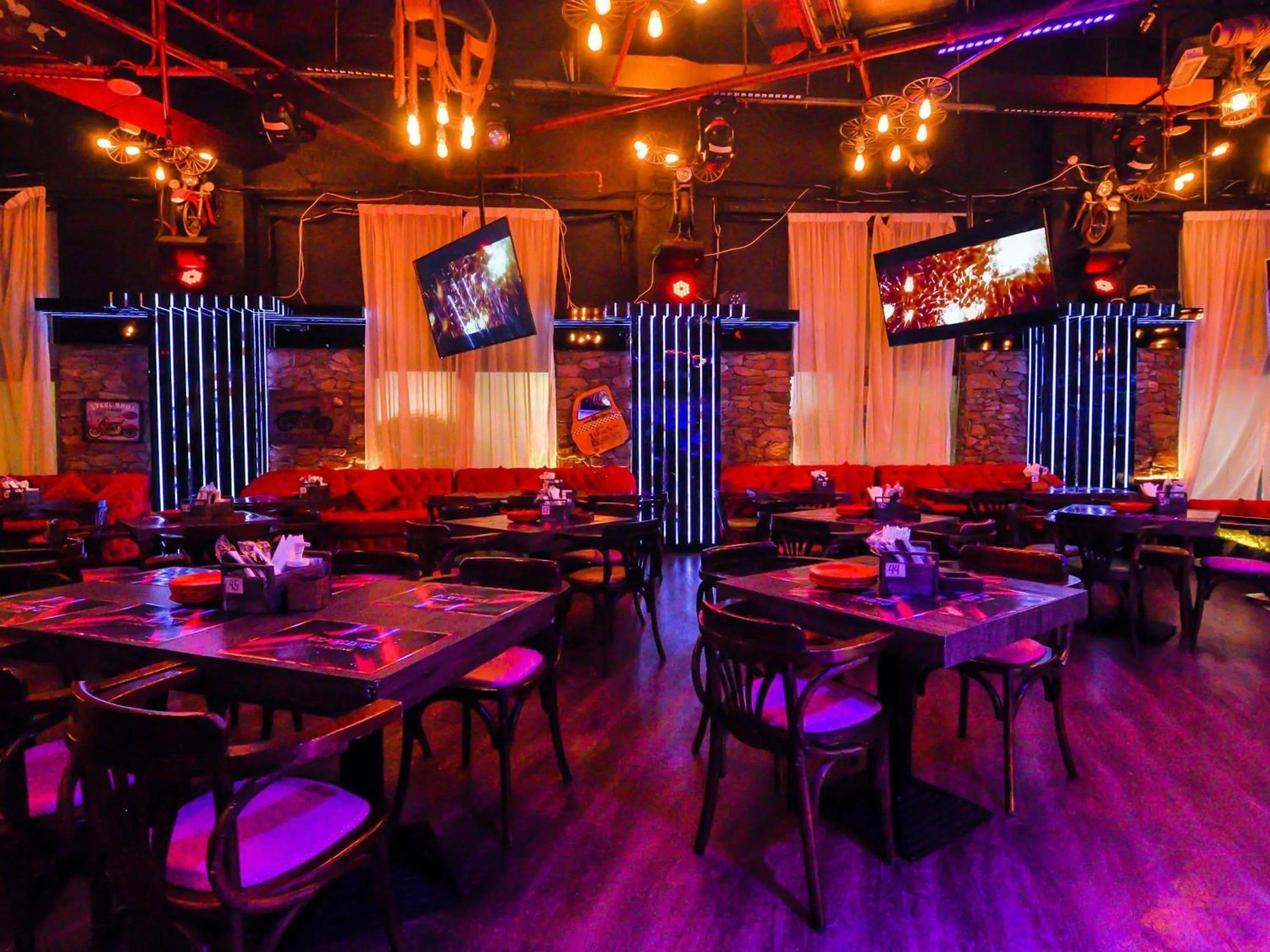 Lounge or bar in ibis Dubai World Trade Centre