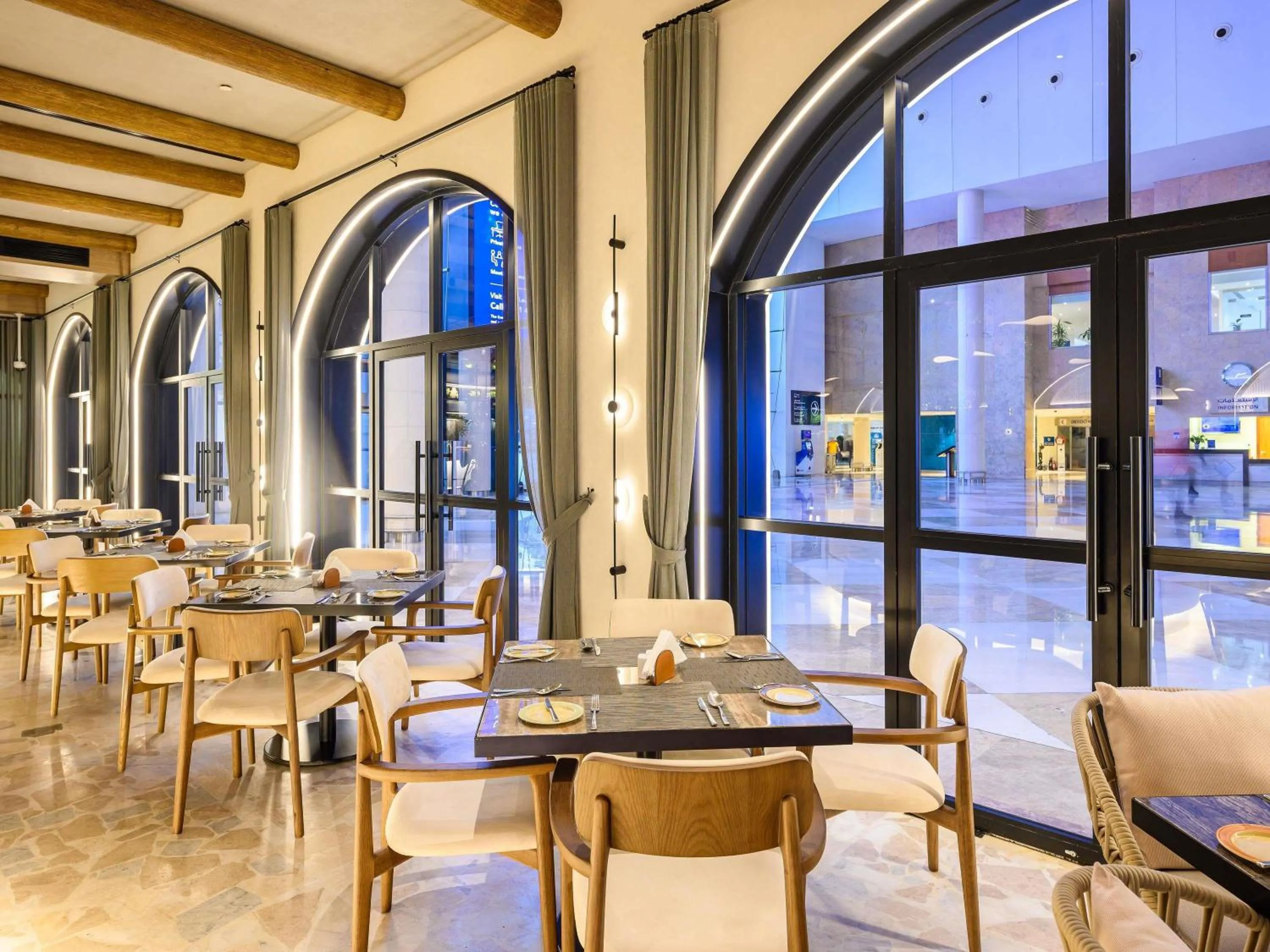 Restaurant/places to eat in ibis Dubai World Trade Centre