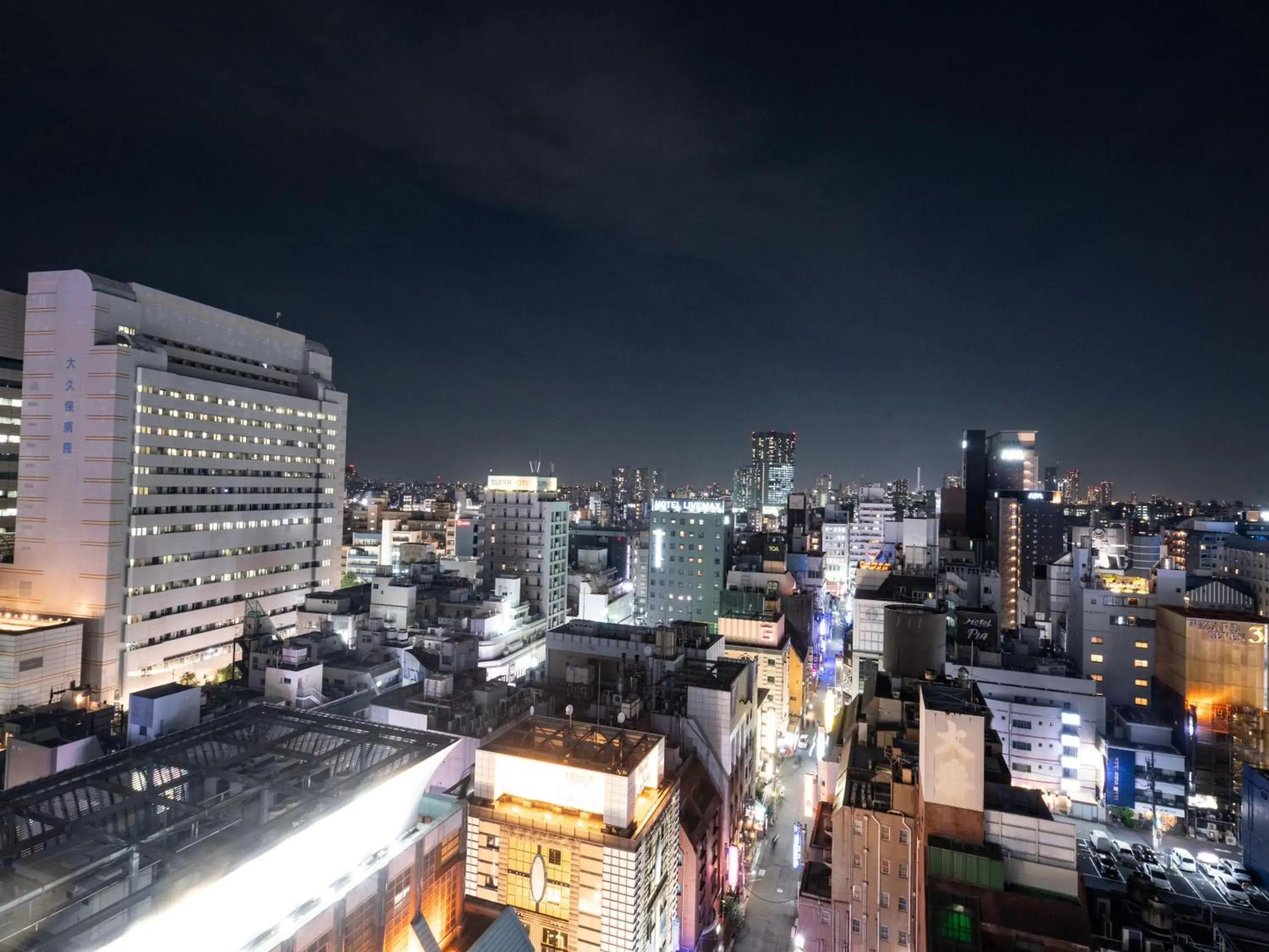 Property building in APA Hotel Shinjuku Kabukicho Chuo Property building in APA Hotel Shinjuku Kabukicho Chuo