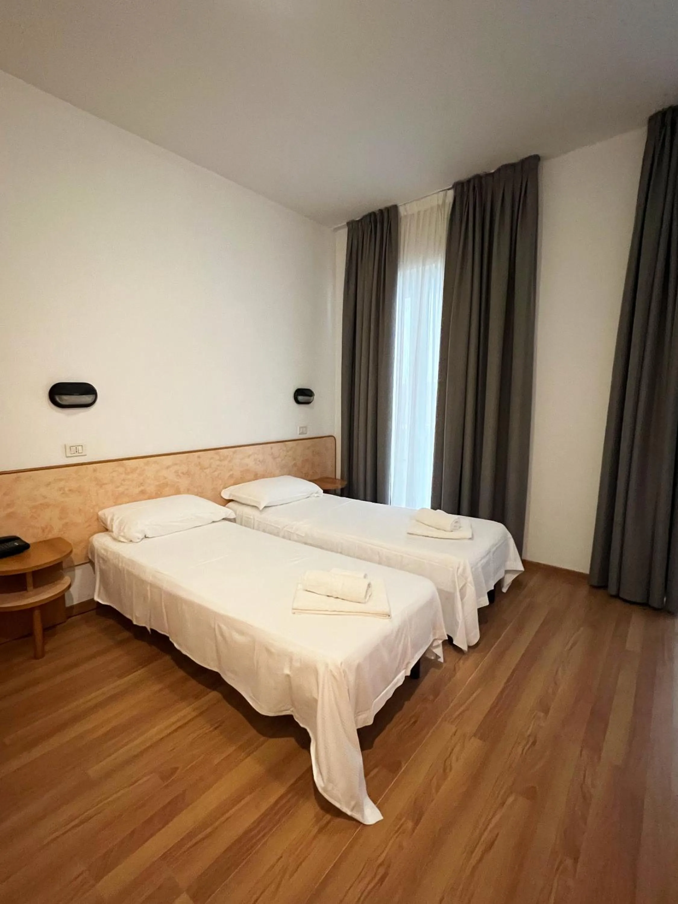 Bedroom, Bed in Hotel Little