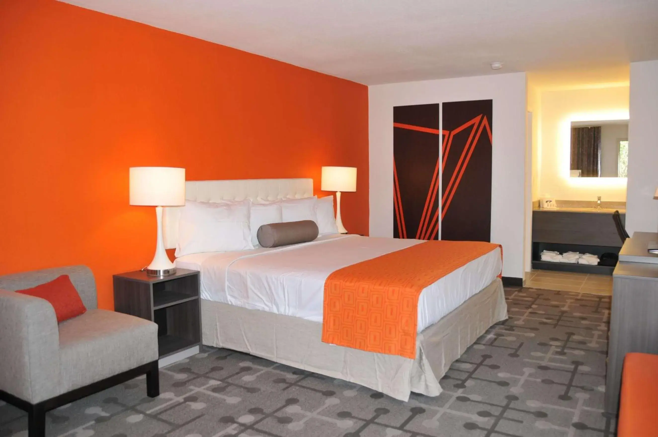 Photo of the whole room, Bed in Howard Johnson by Wyndham Florence Photo of the whole room, Bed in Howard Johnson by Wyndham Florence