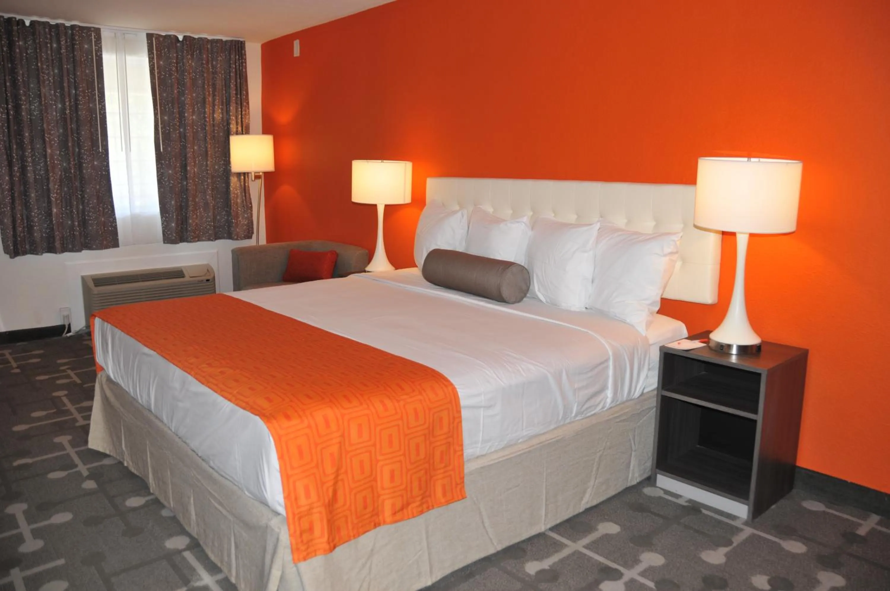 Bedroom, Bed in Howard Johnson by Wyndham Florence