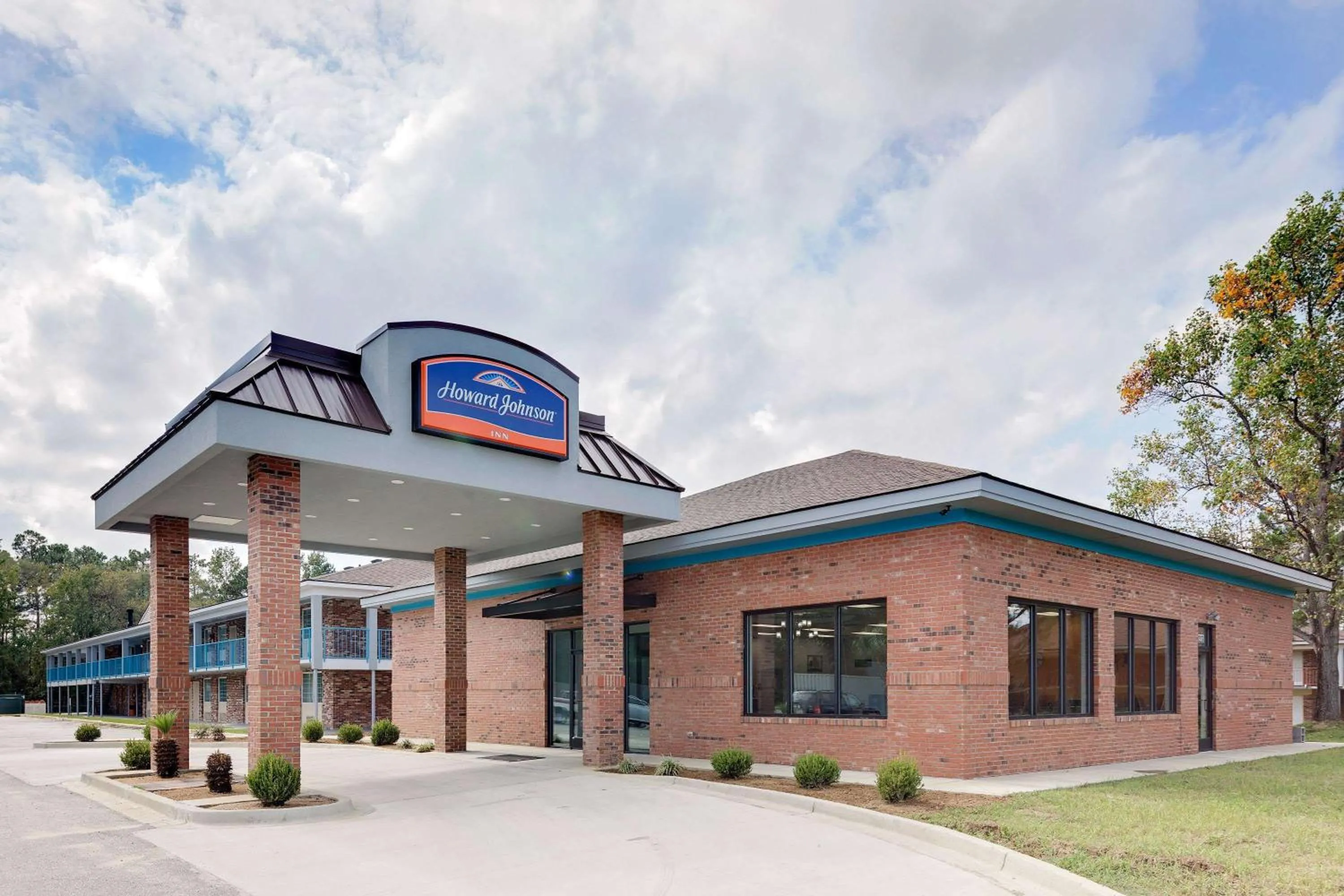 Property building in Howard Johnson by Wyndham Florence