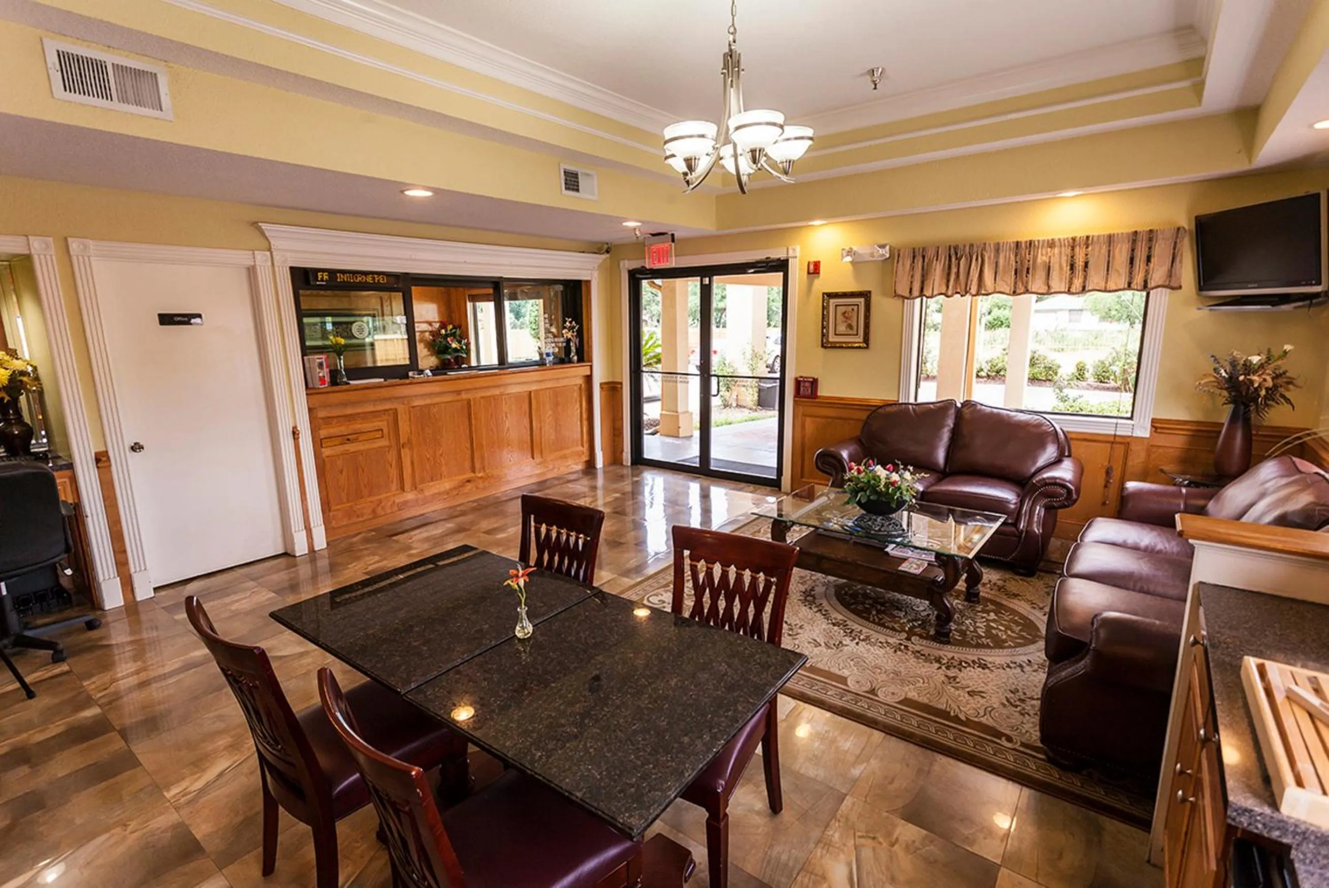 Lobby or reception in Downtowner Inn and Suites - Houston