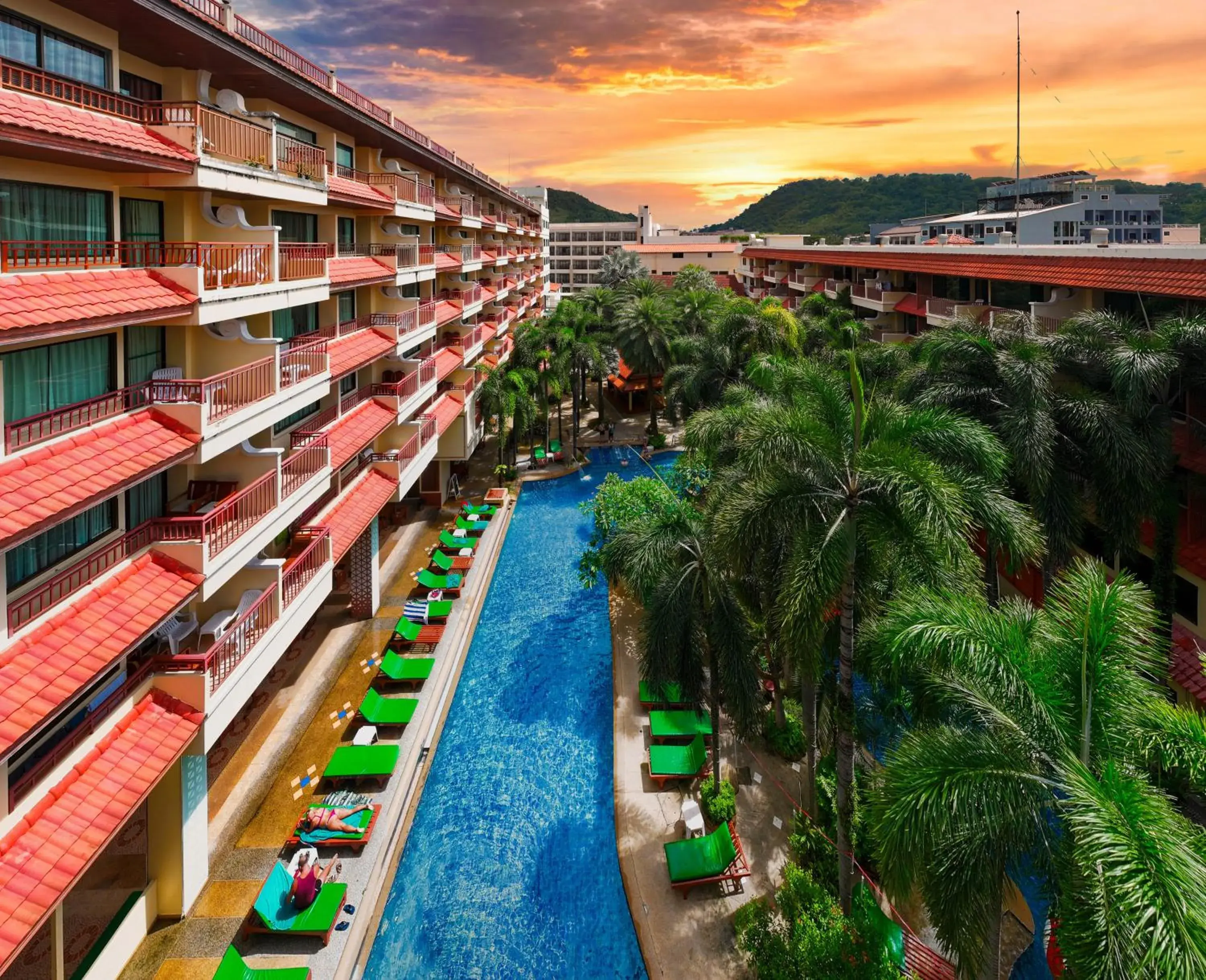 Pool view in Baumanburi Hotel Patong Pool view in Baumanburi Hotel Patong