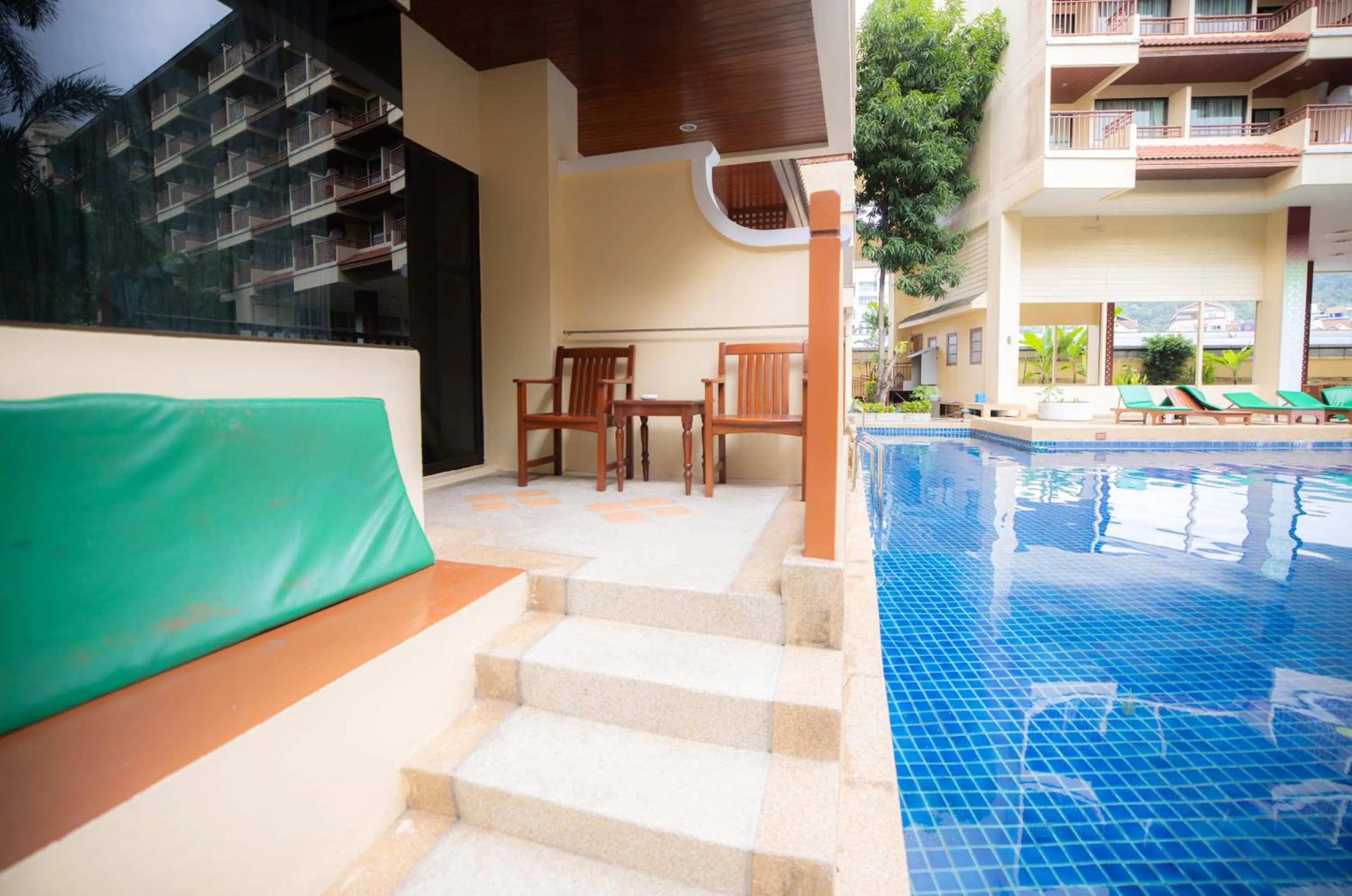 Baumanburi Hotel Patong