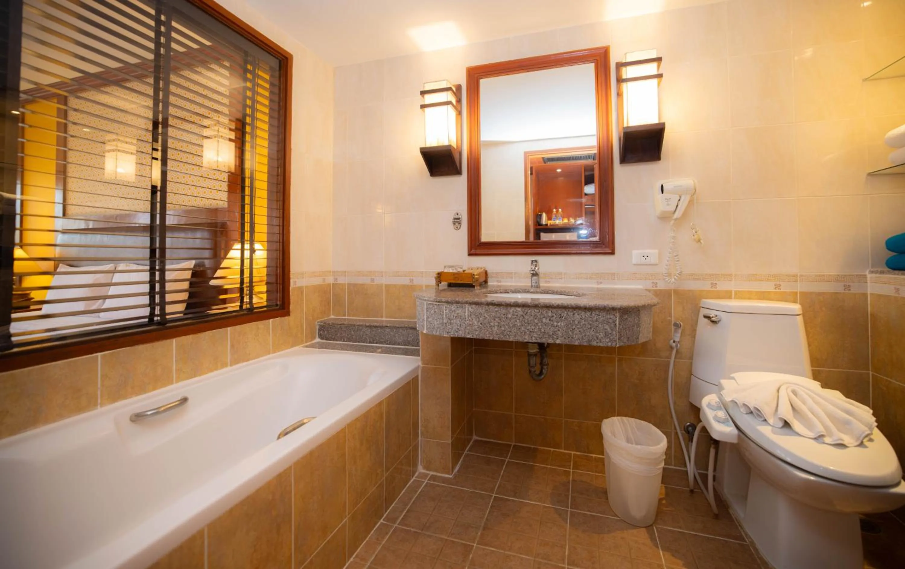 Baumanburi Hotel Patong