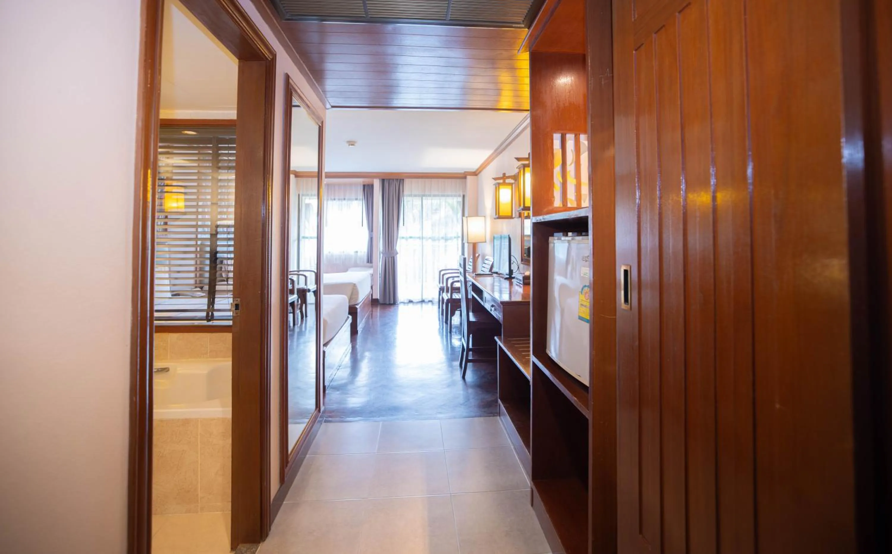 Baumanburi Hotel Patong