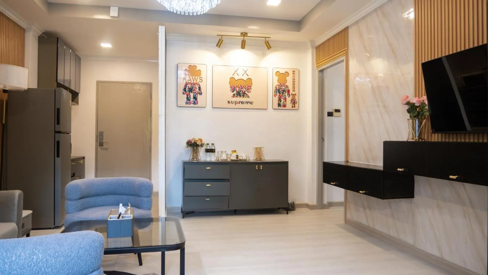 Living room in Baumanburi Hotel Patong