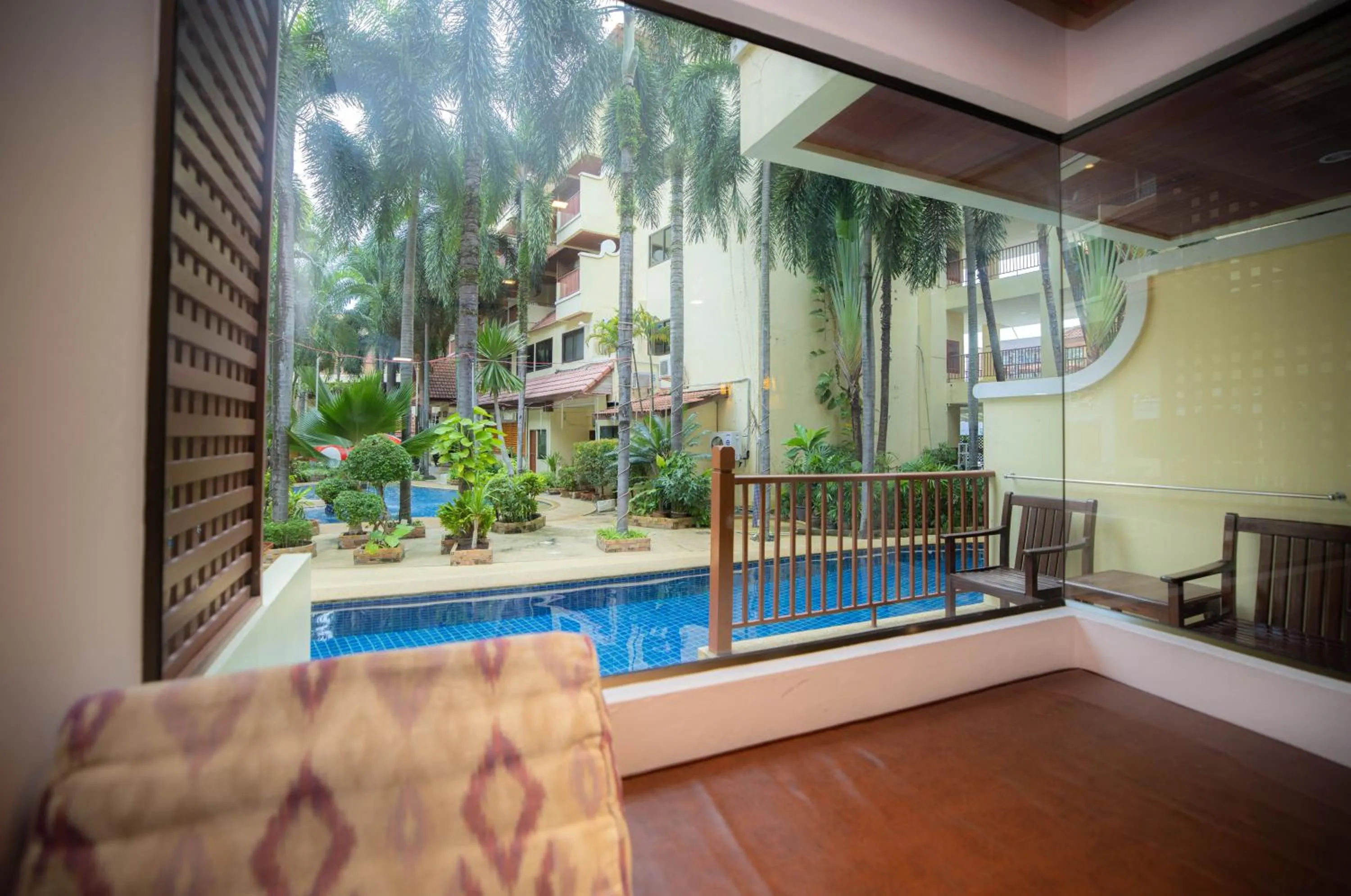 Baumanburi Hotel Patong