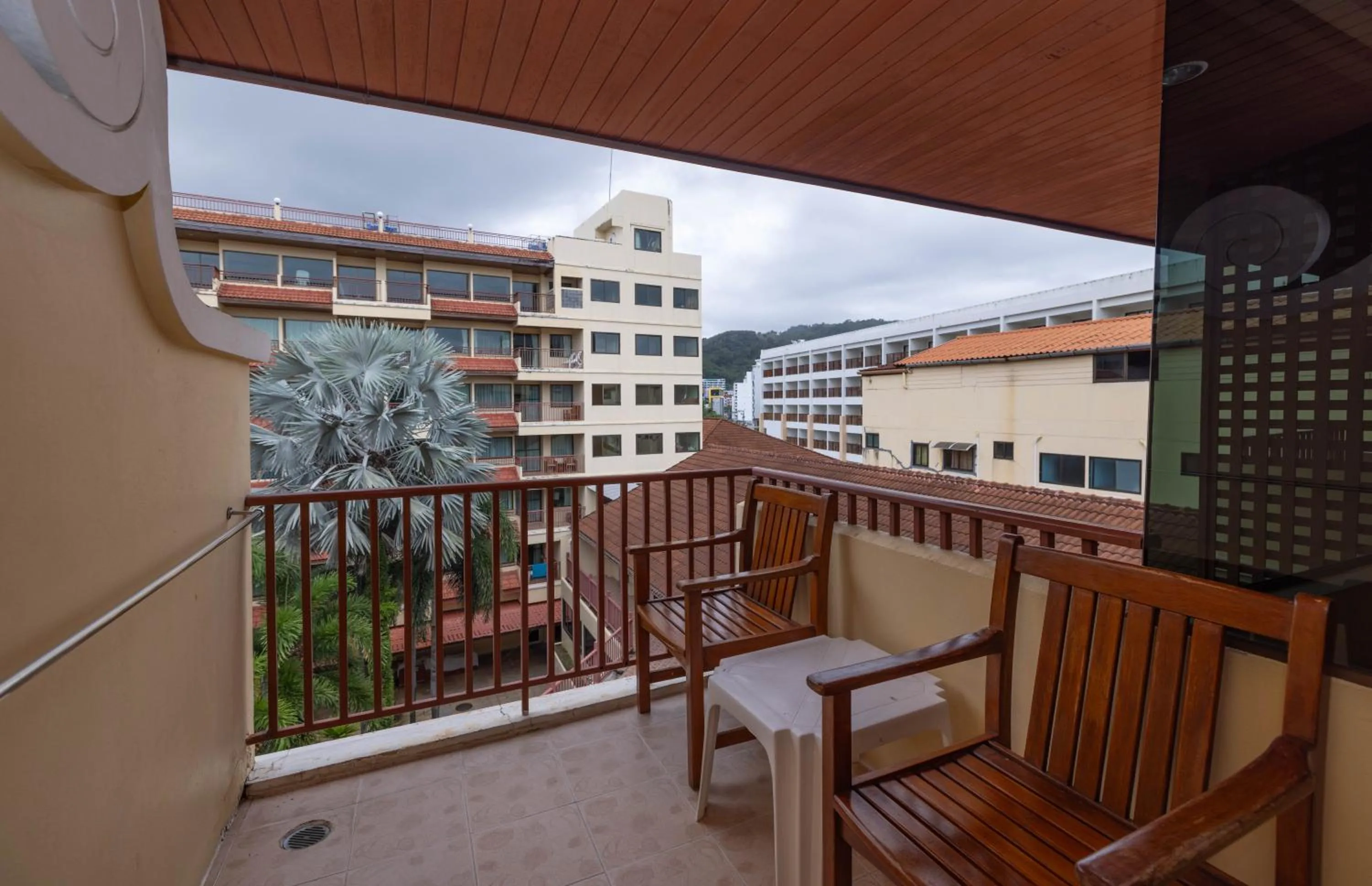 Baumanburi Hotel Patong