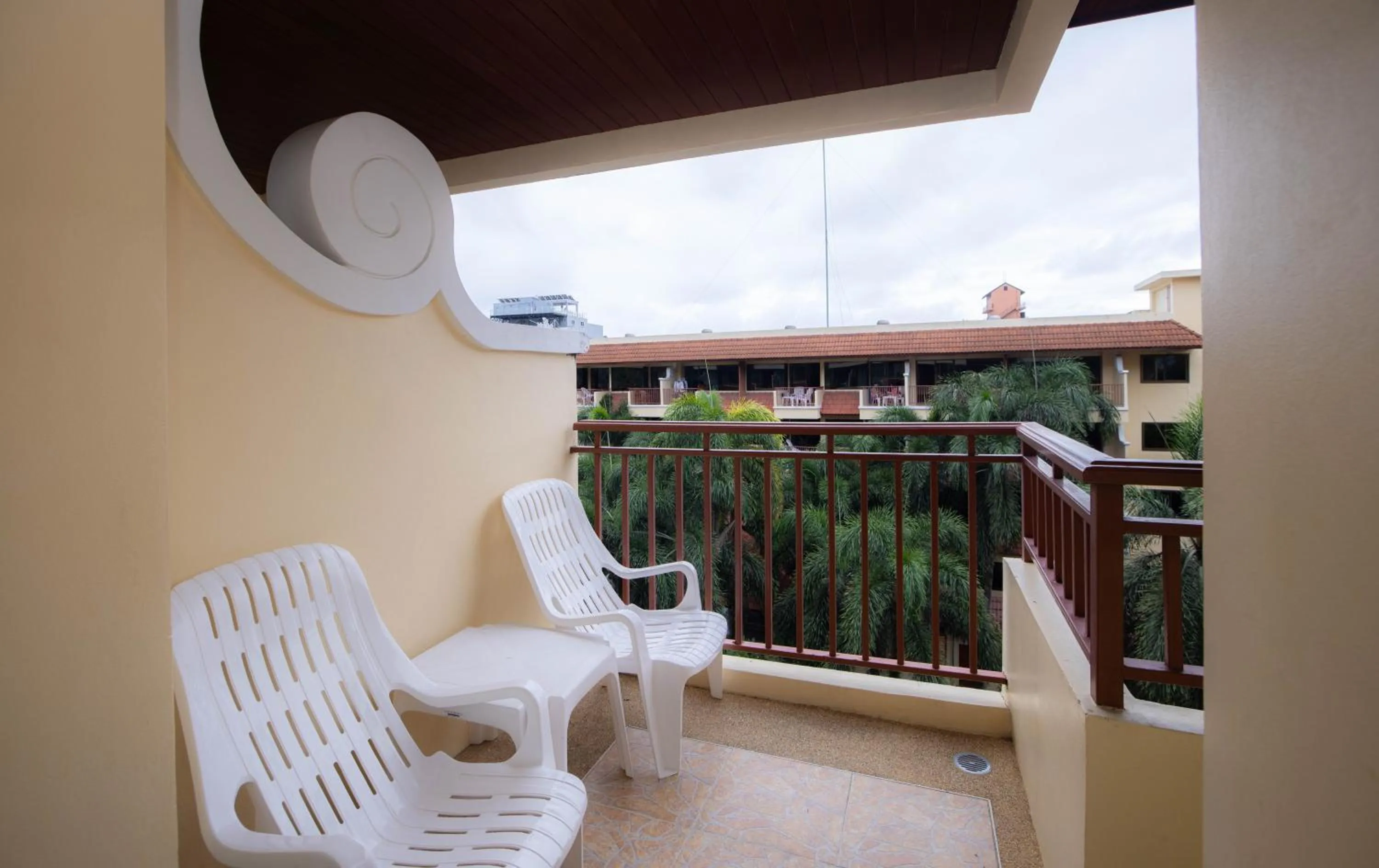 Baumanburi Hotel Patong