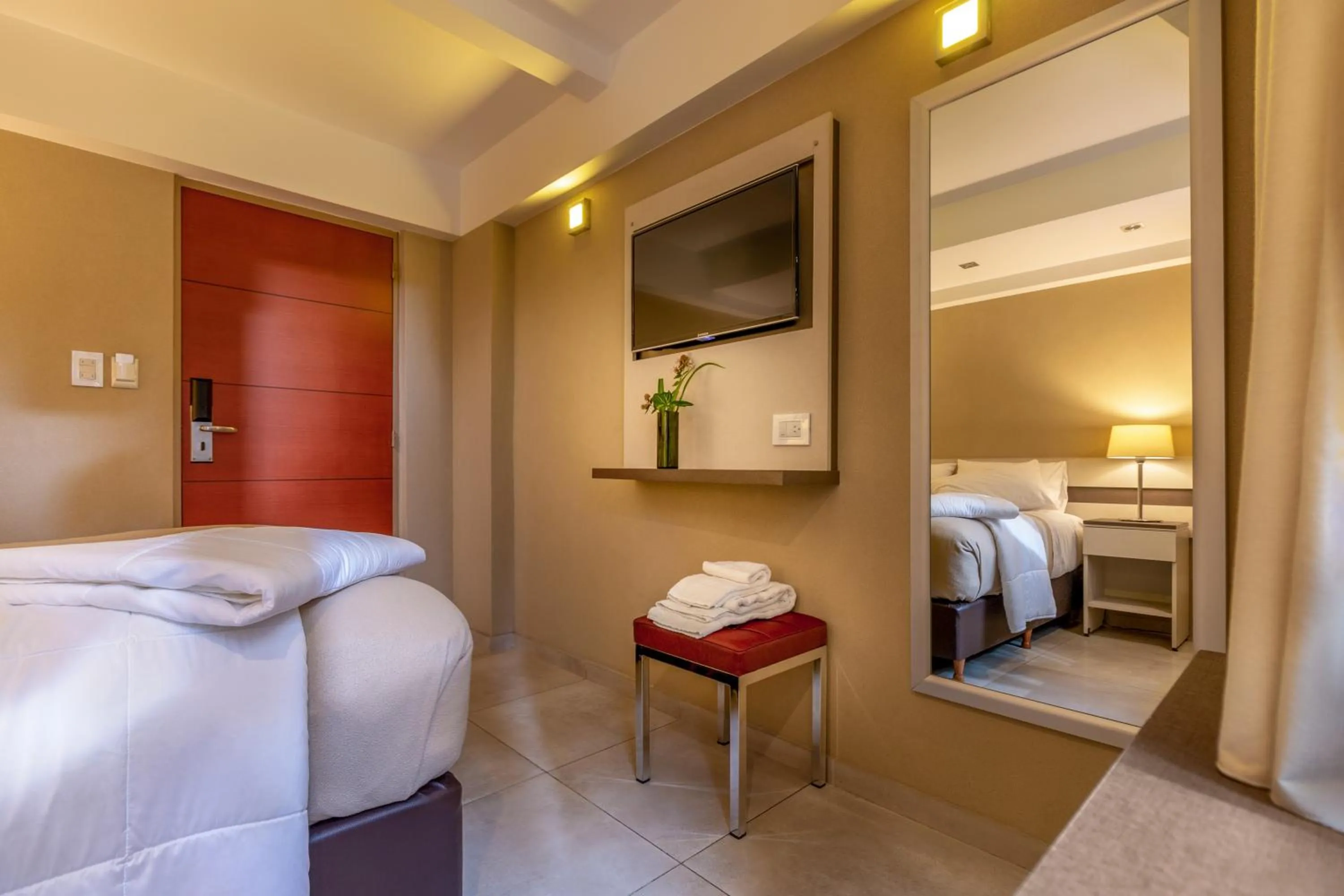 Photo of the whole room, Bed in Up Recoleta Hotel