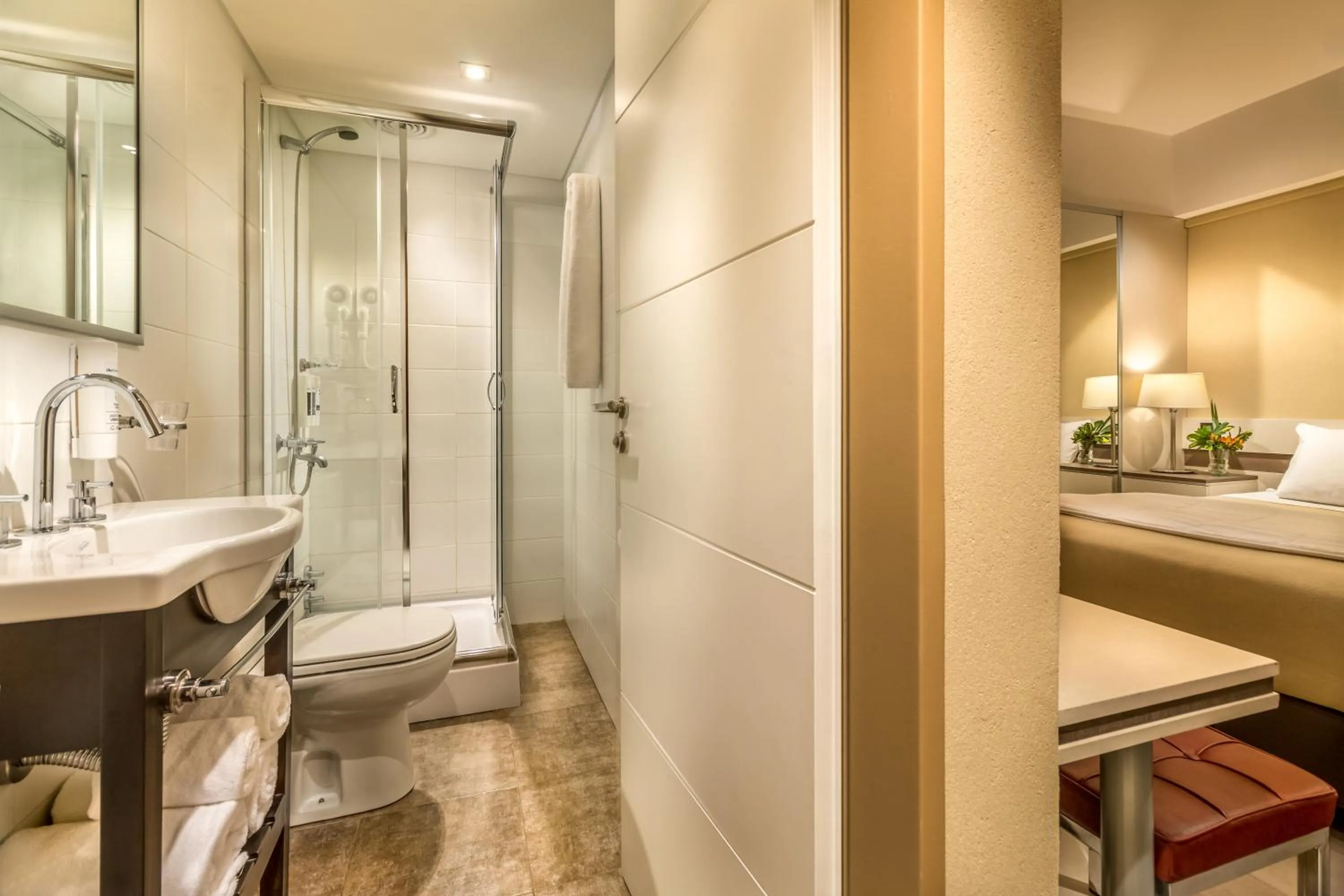 Shower in Up Recoleta Hotel