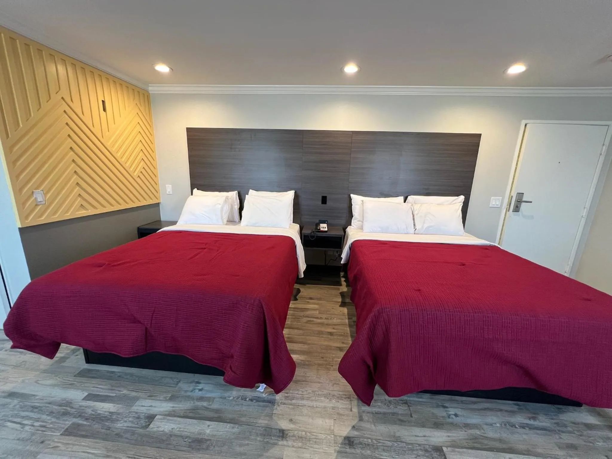 Bed in Cloud 9 Inn LAX