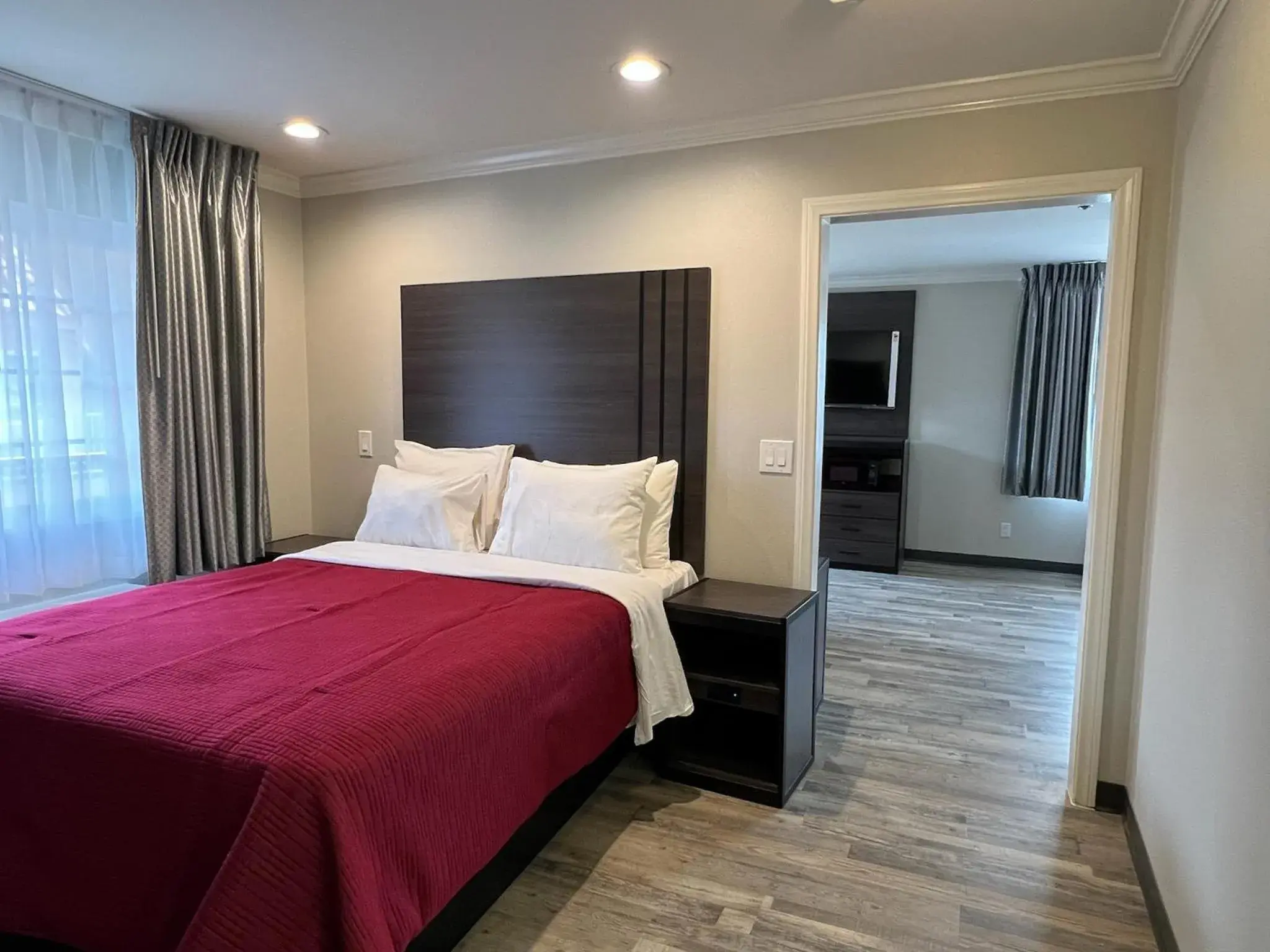 Bedroom, Bed in Cloud 9 Inn LAX Bedroom, Bed in Cloud 9 Inn LAX