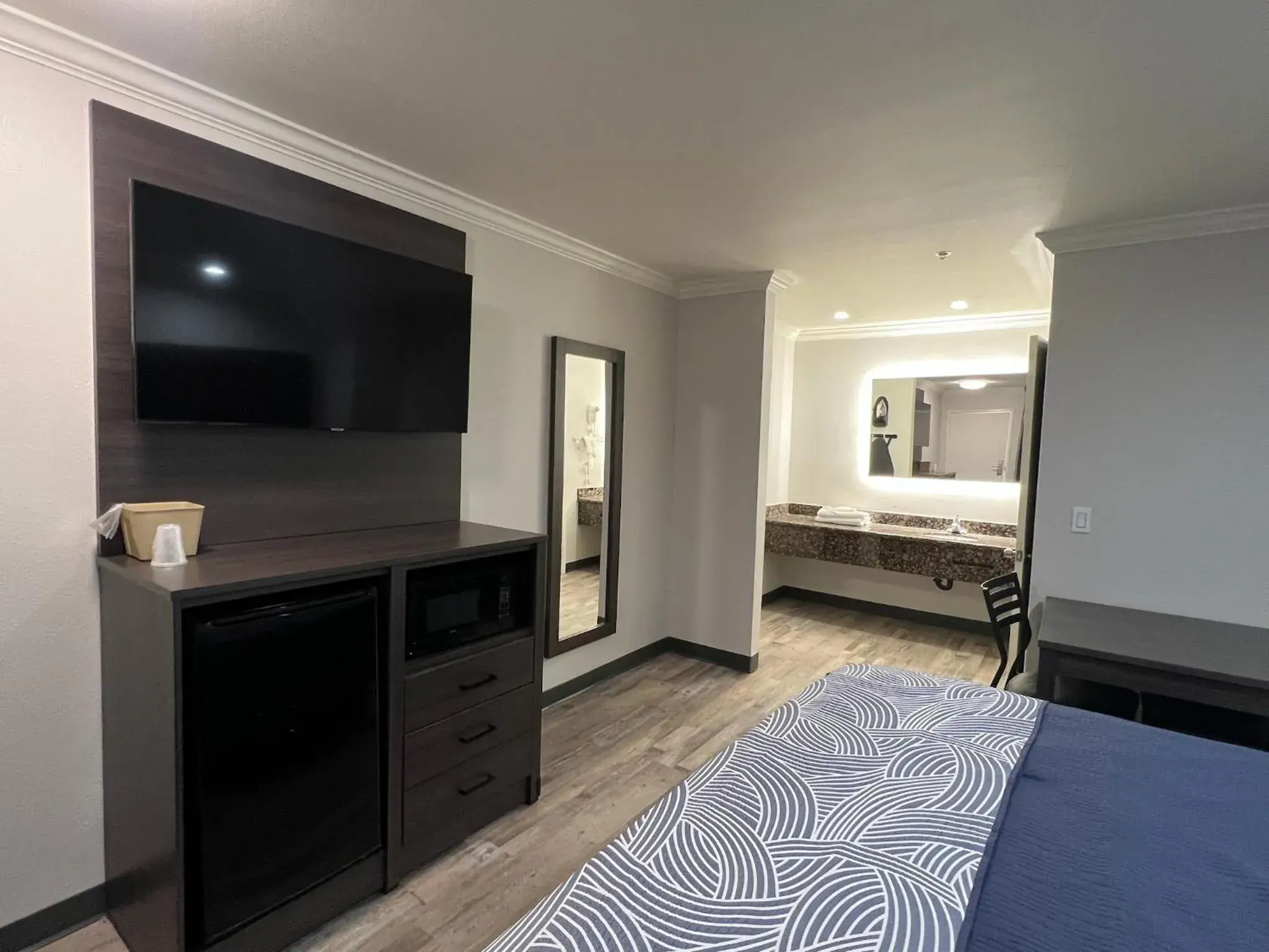 Bed in Cloud 9 Inn LAX Bed in Cloud 9 Inn LAX