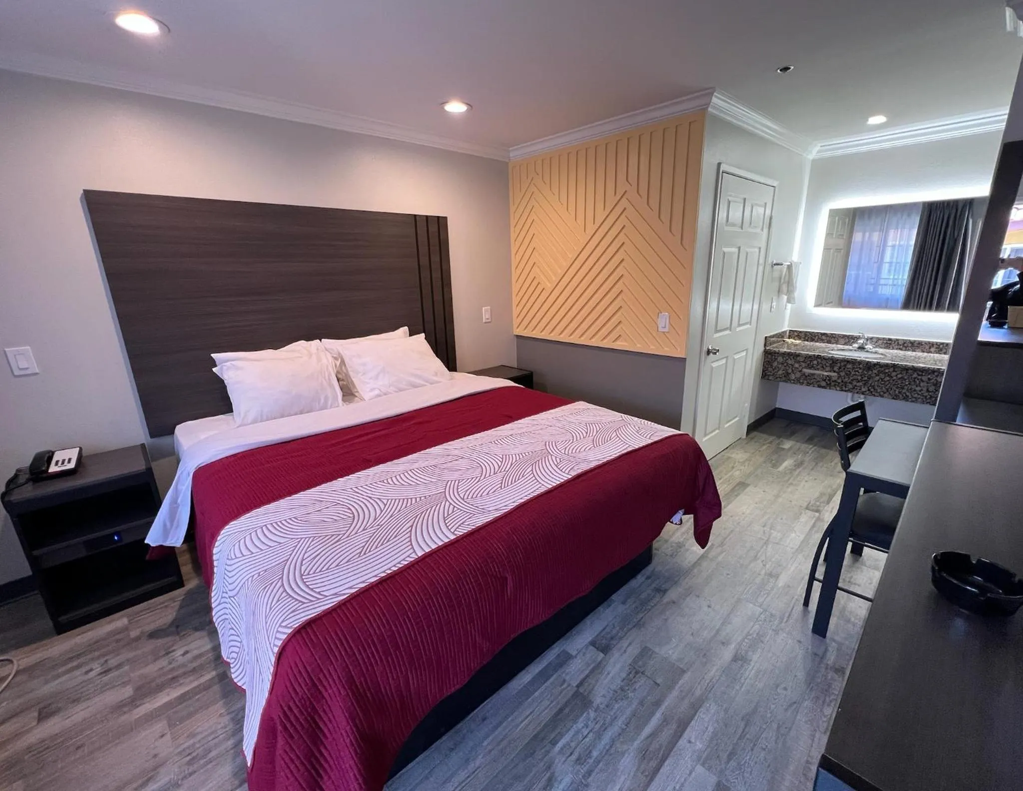 Bed in Cloud 9 Inn LAX