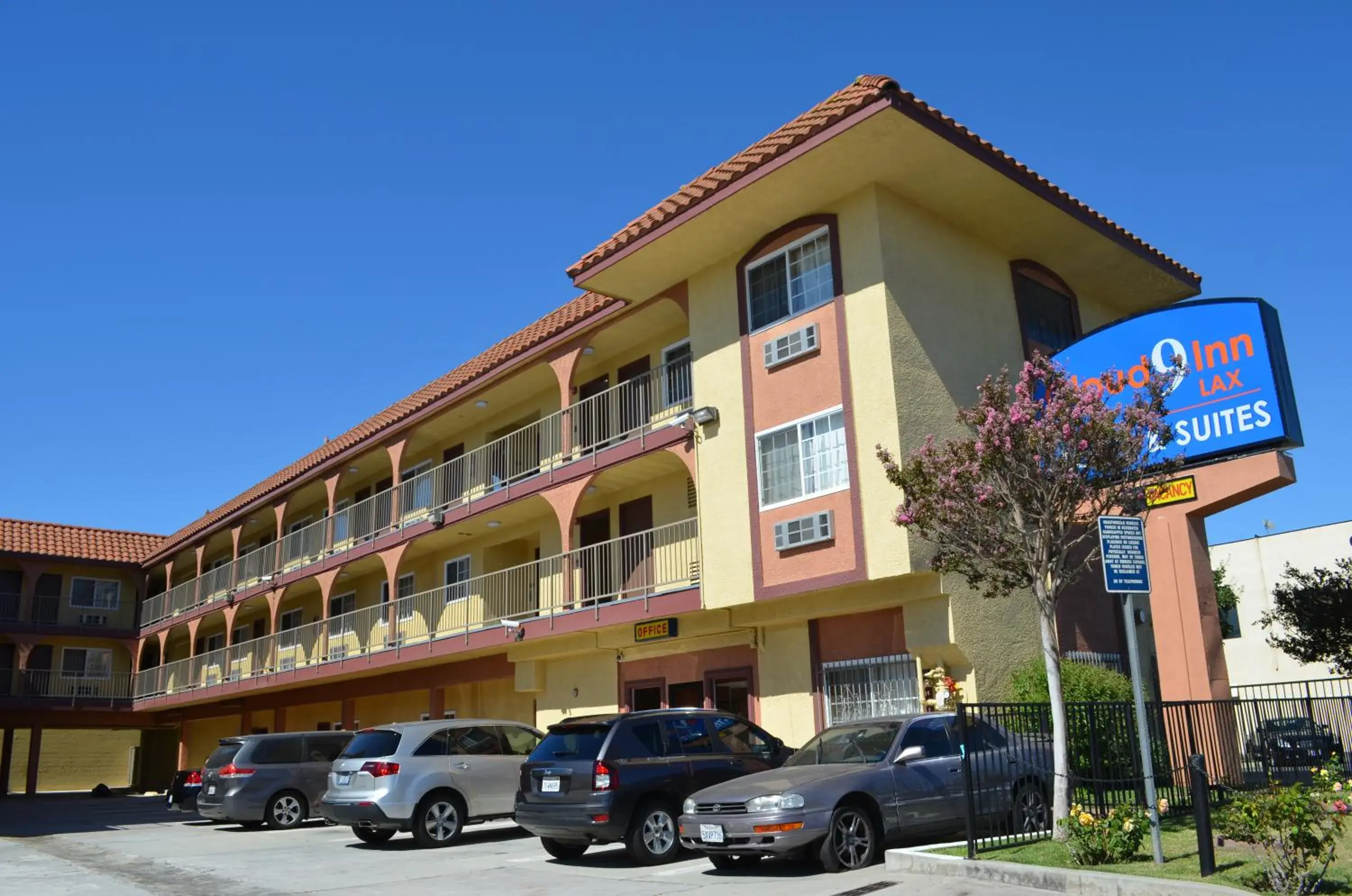 Facade/entrance, Property Building in Cloud 9 Inn LAX