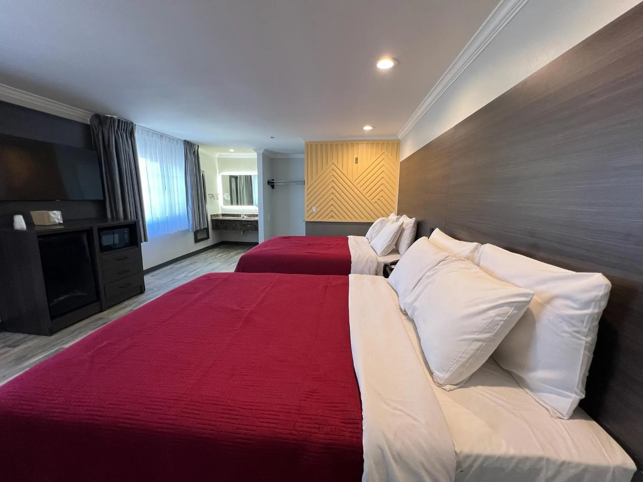 Bed in Cloud 9 Inn LAX