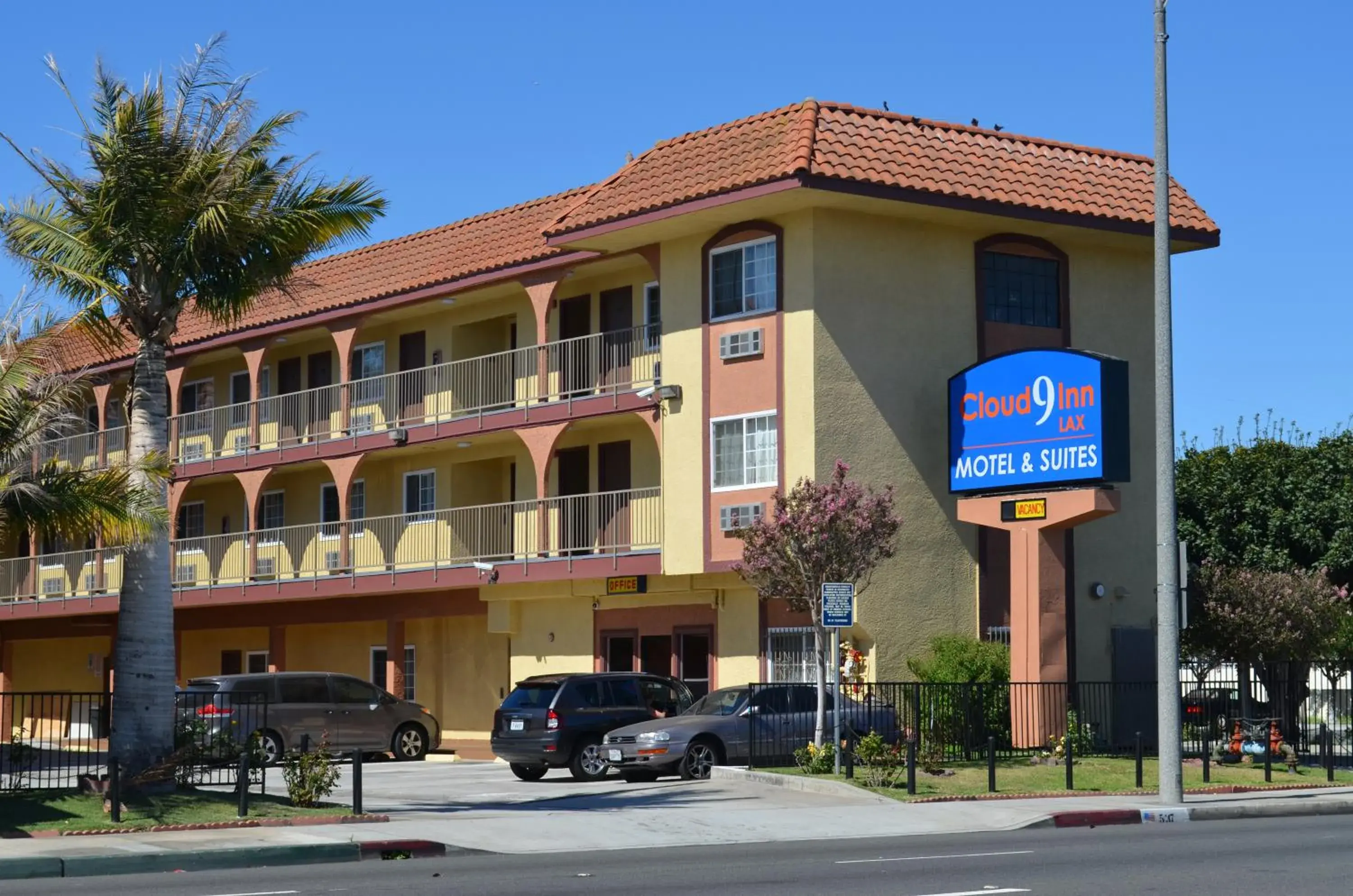 Facade/entrance, Property Building in Cloud 9 Inn LAX