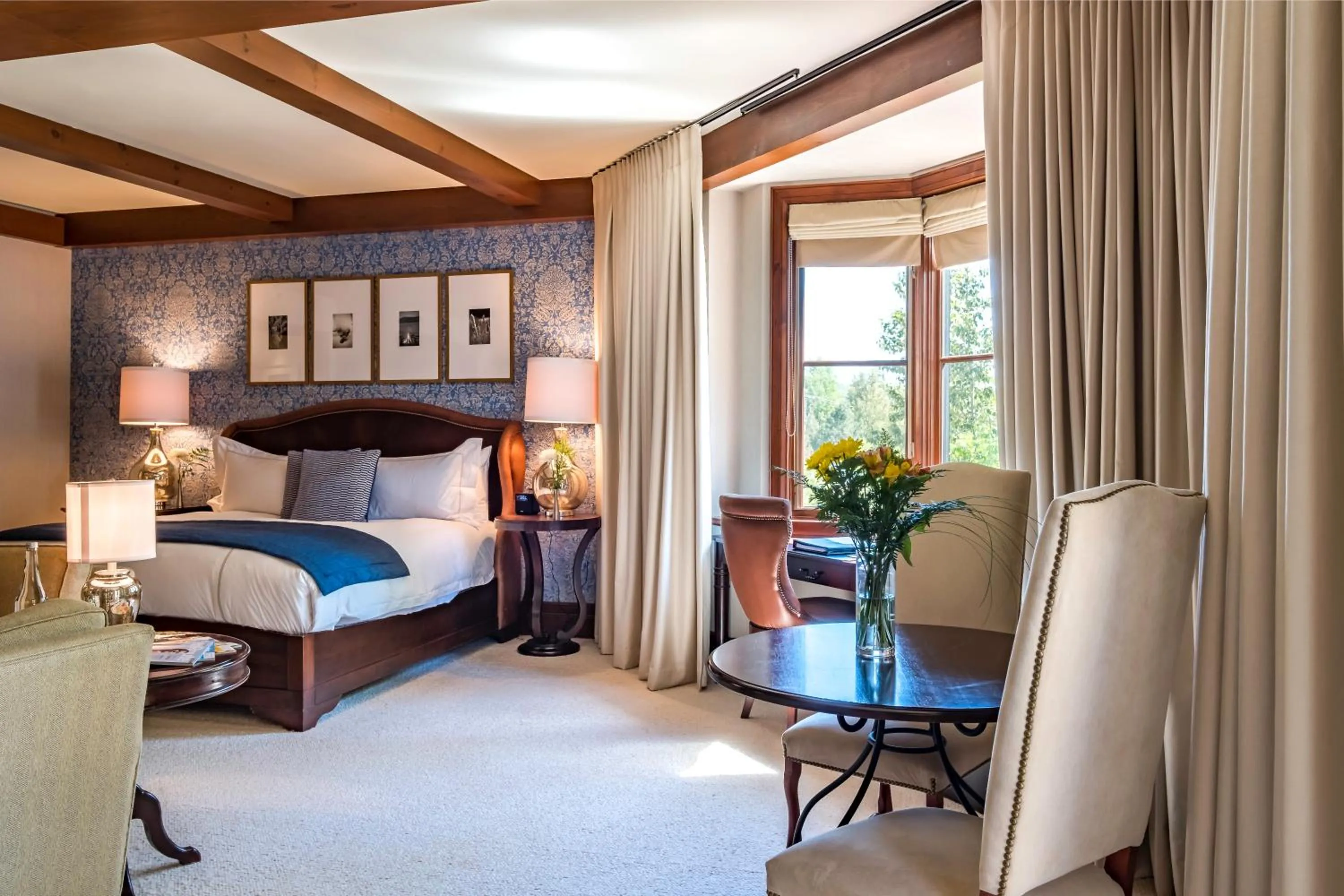 Dining area, Bed in Hotel Quintessence