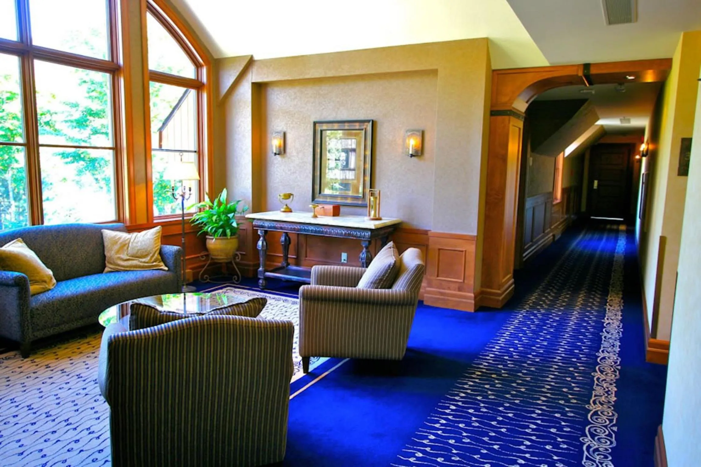 Library in Hotel Quintessence