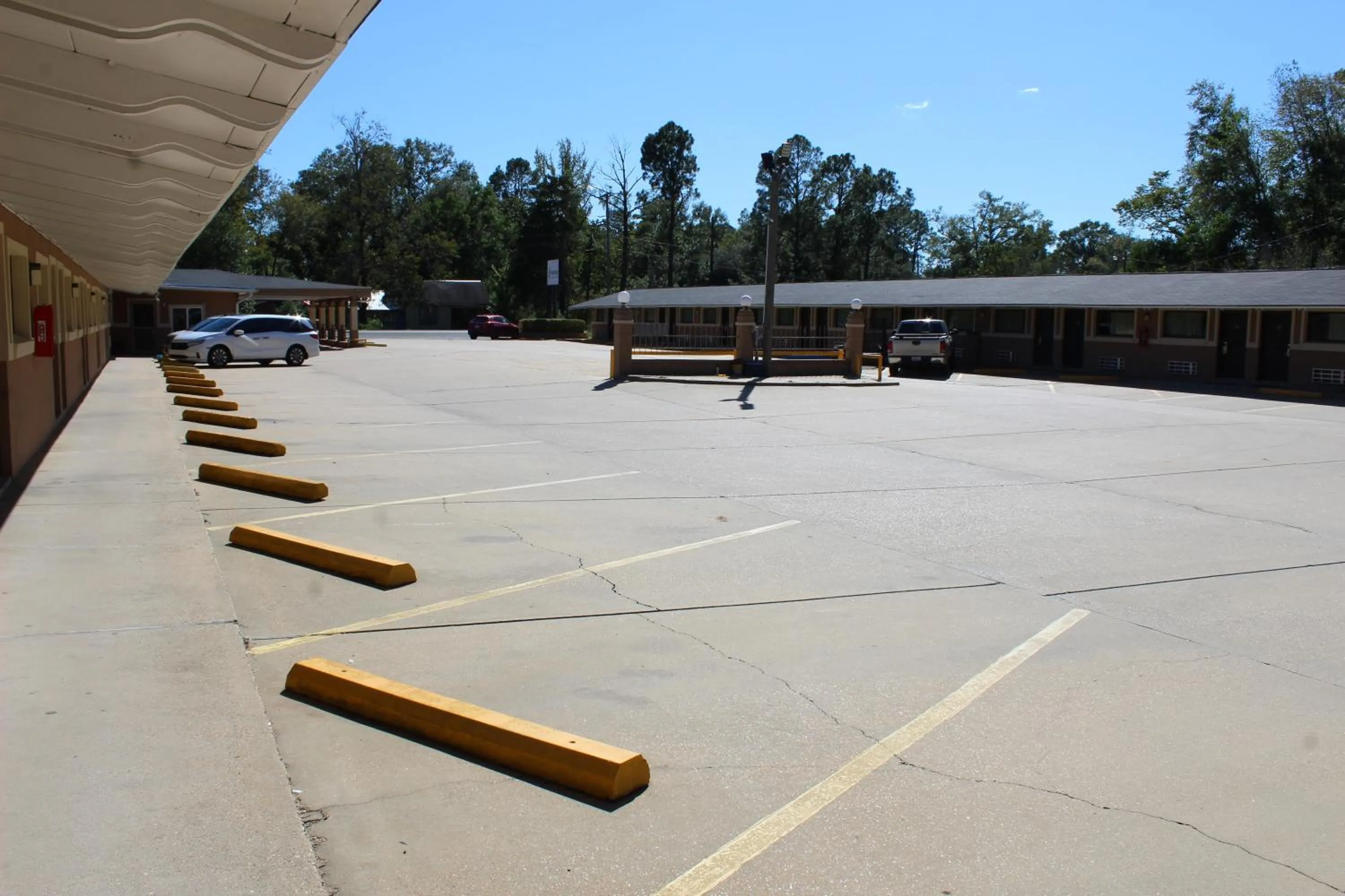 Evergreen Inn and R.V.