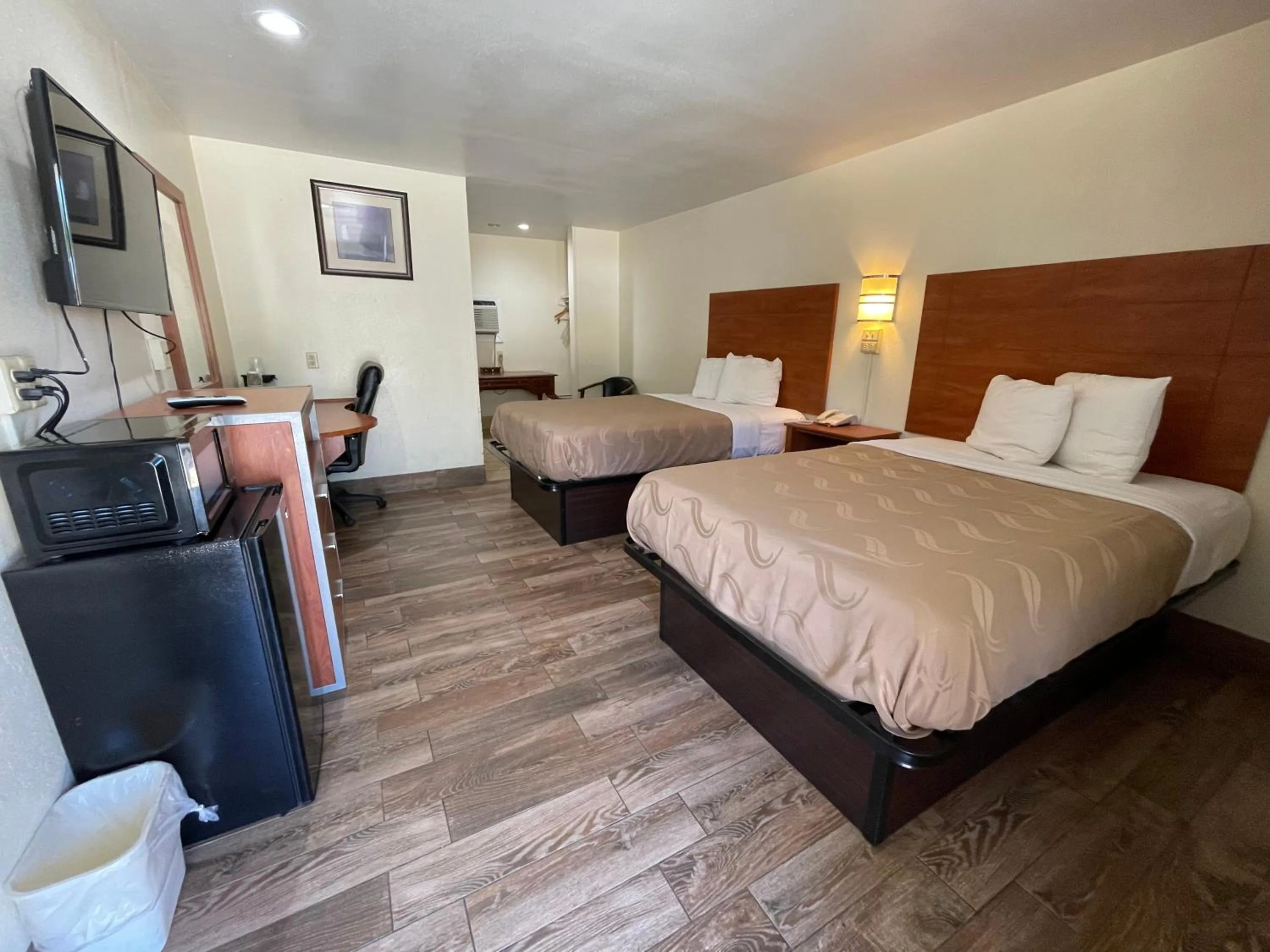 Bed in Evergreen Inn and R.V.