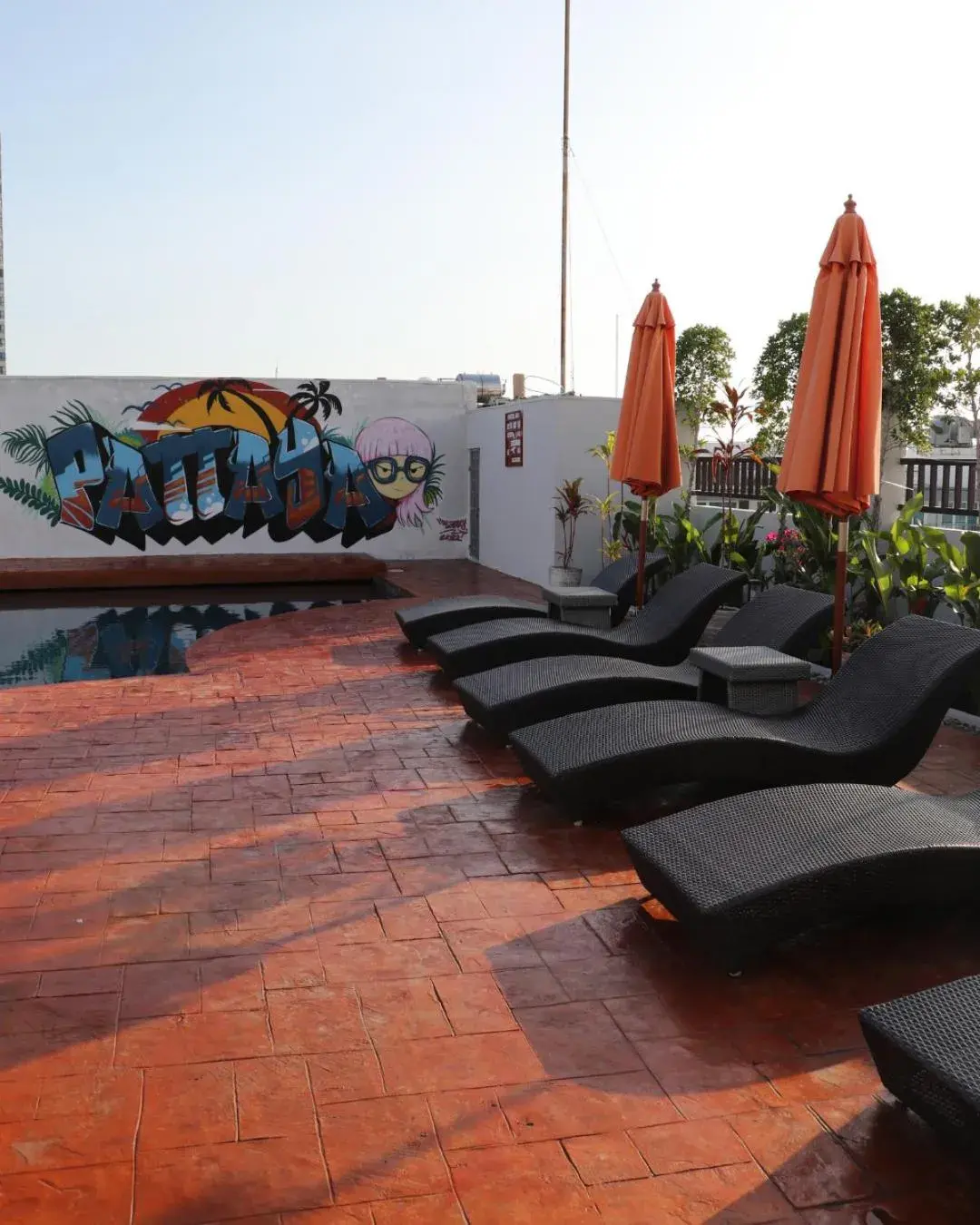 Swimming pool in Journeyhub Pattaya Central Swimming pool in Journeyhub Pattaya Central