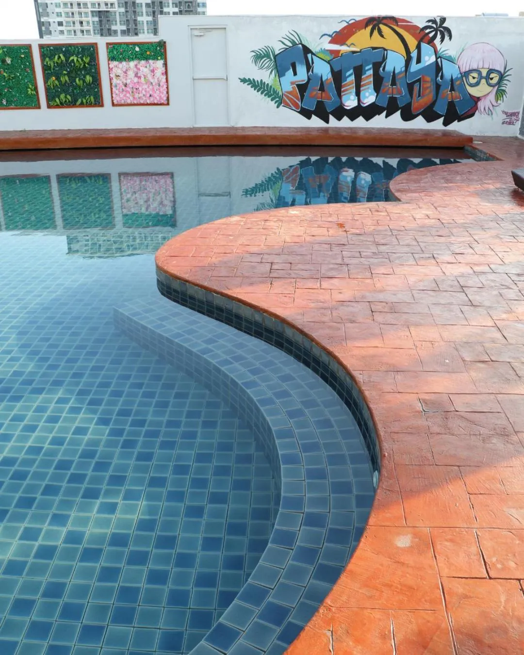 Swimming pool in Journeyhub Pattaya Central