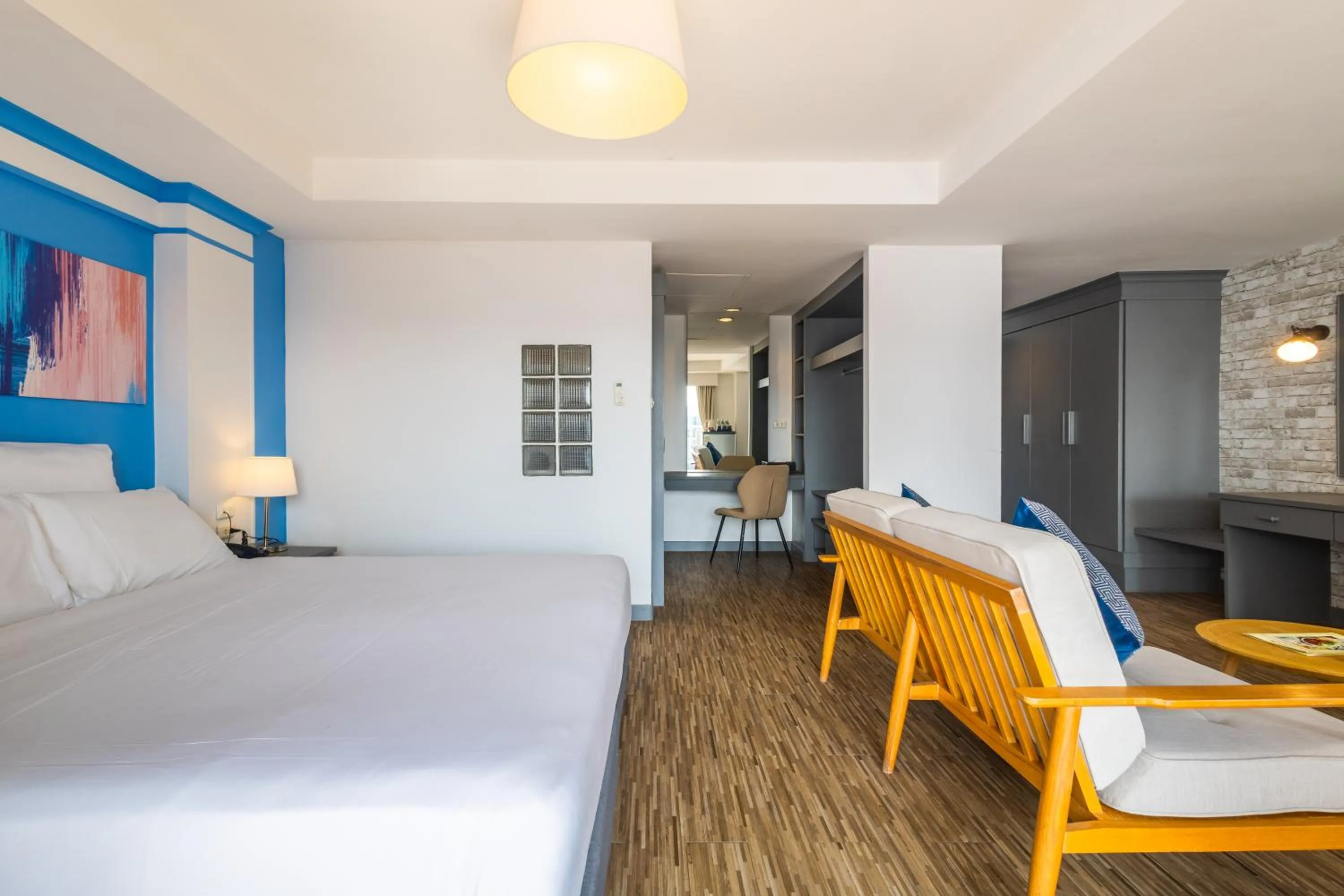 Bed in Journeyhub Pattaya Central