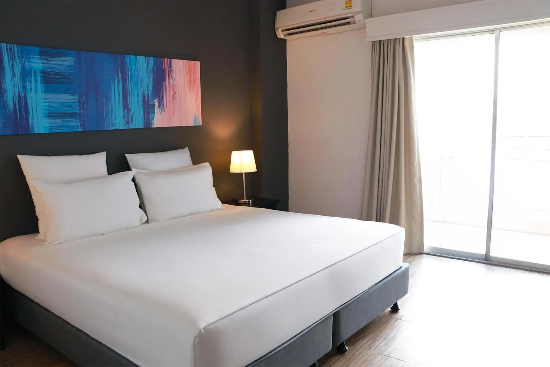 Bed in Journeyhub Pattaya Central