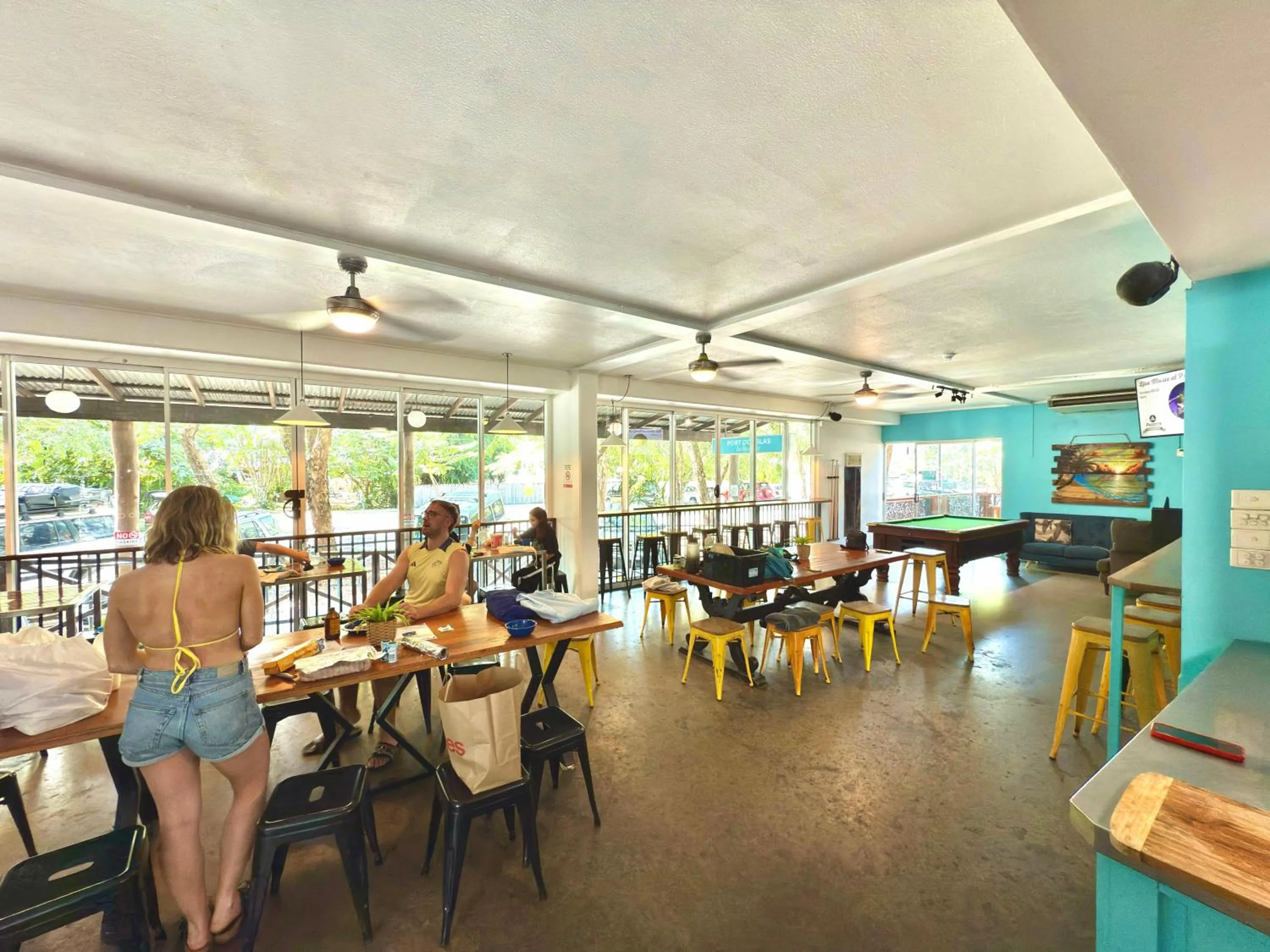 Restaurant/places to eat in Port Douglas Backpackers