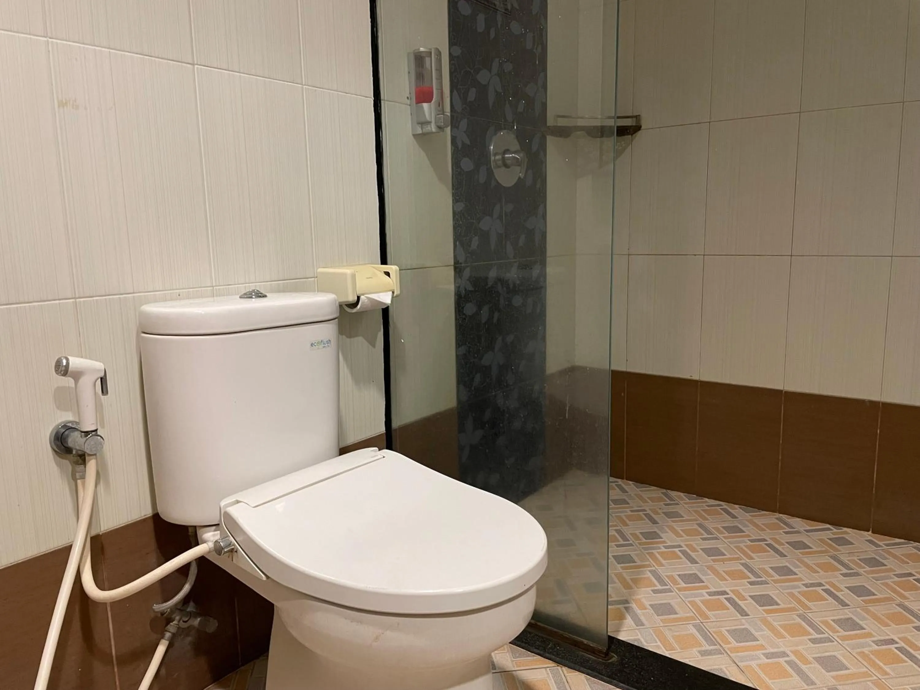 Shower in Jolin Hotel Makassar